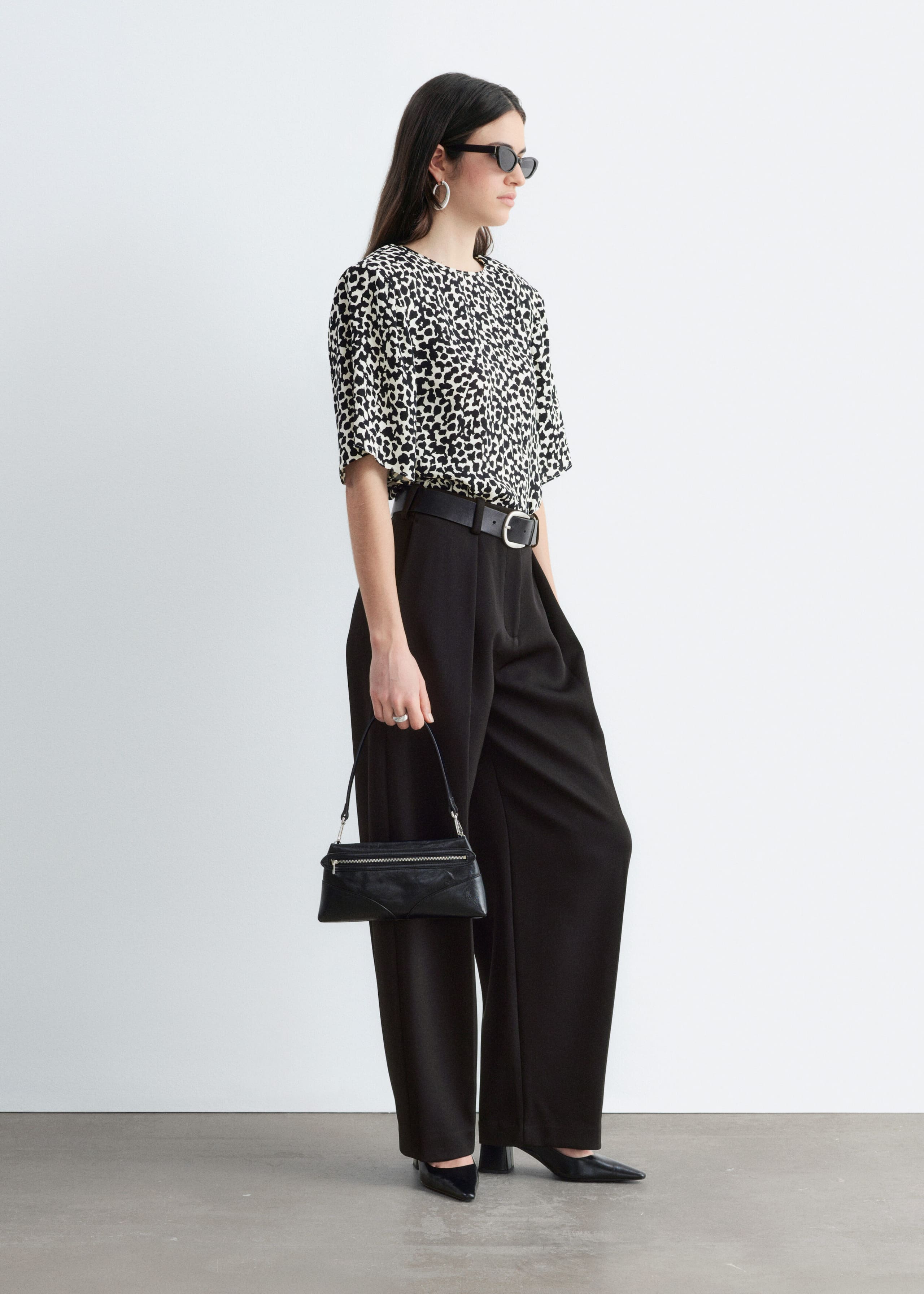 Pleated Side Slim Blouse - Black/White - Lookbook