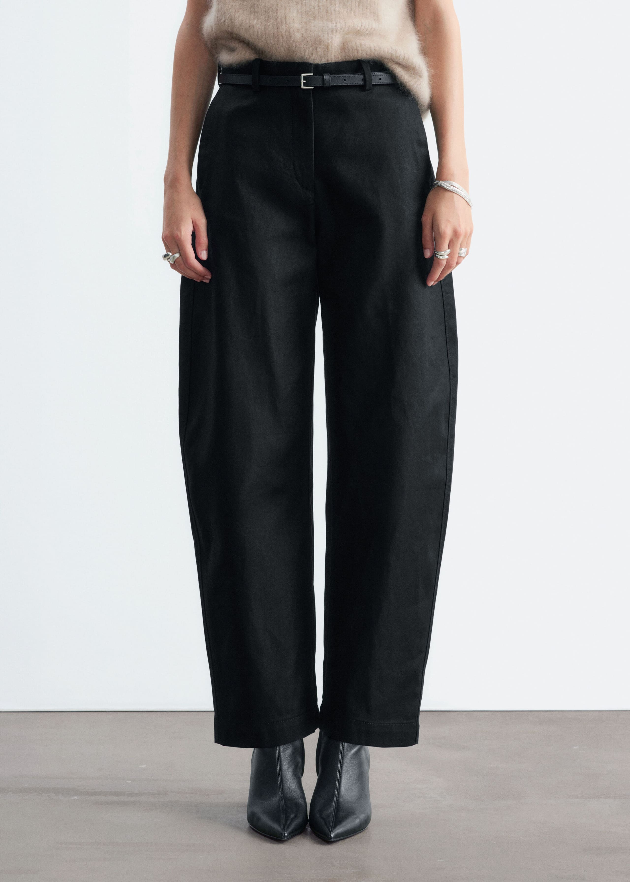 Cotton Twill Barrel Leg Trousers - Black - Lookbook