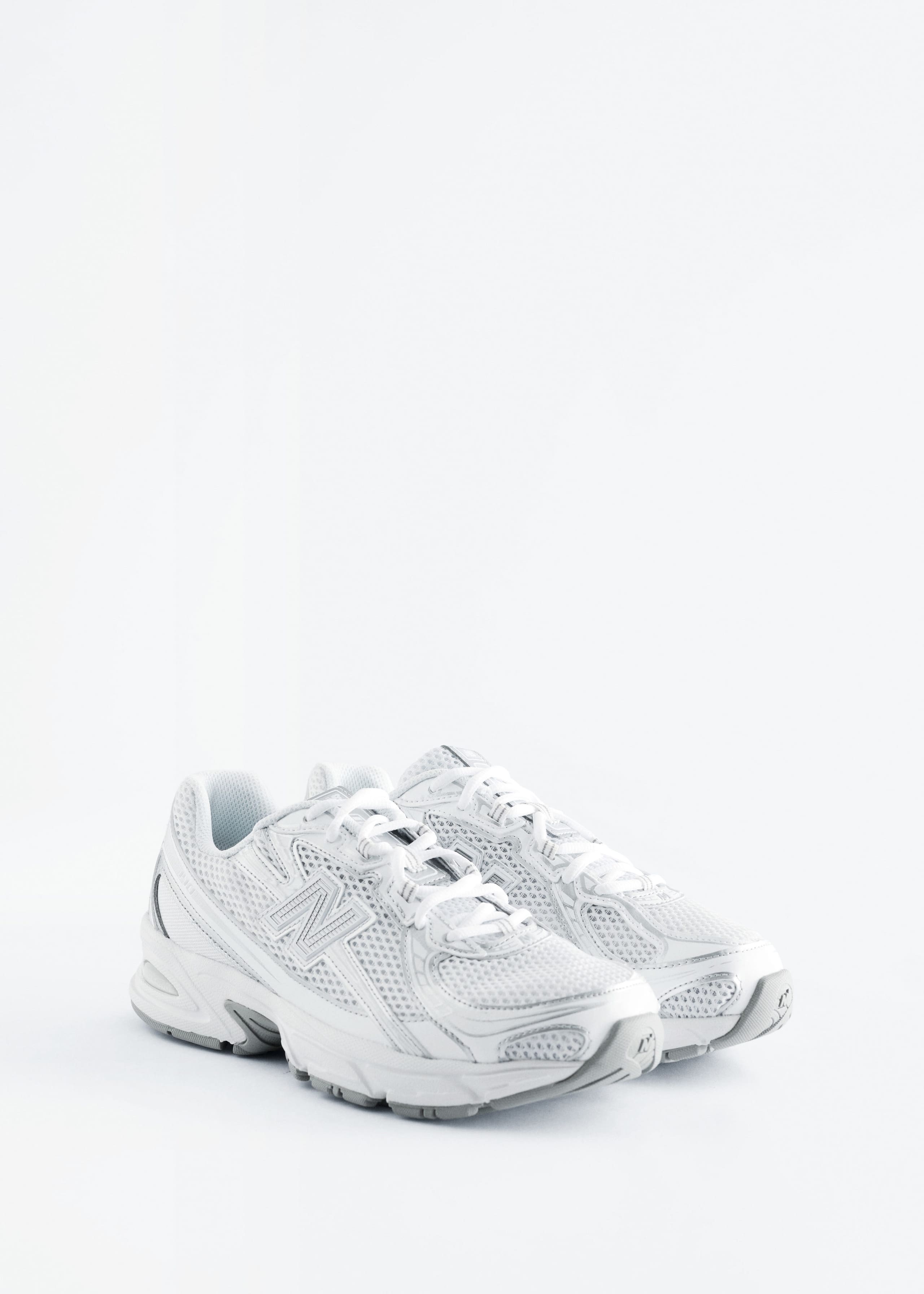 Image of New Balance 740 Sneaker