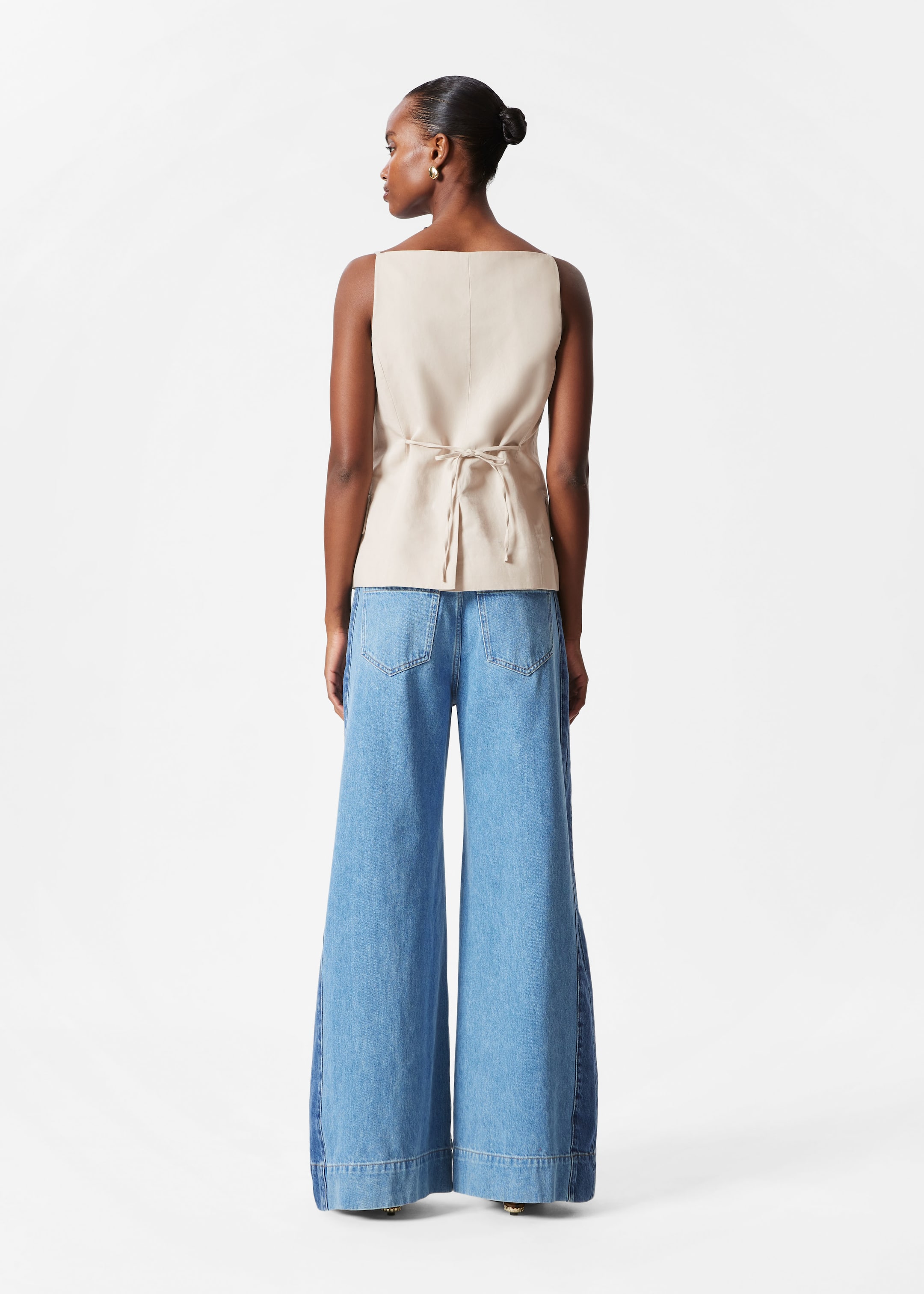 Vis større bilde: Skreddersydd vesttopp - Beige - DAME | H&M NO 3