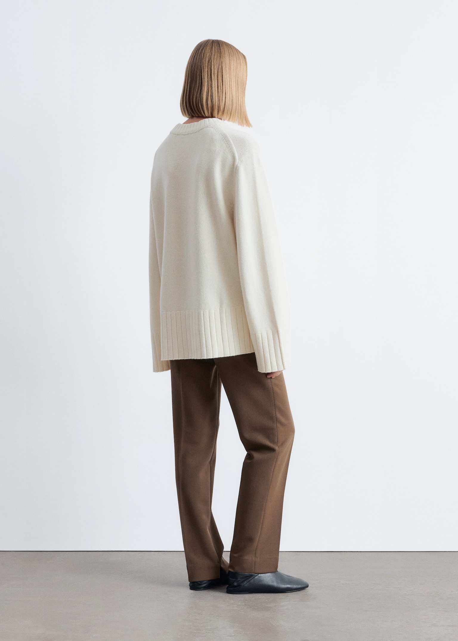 Relaxed Knit Sweater - White/Dark Brown - 4
