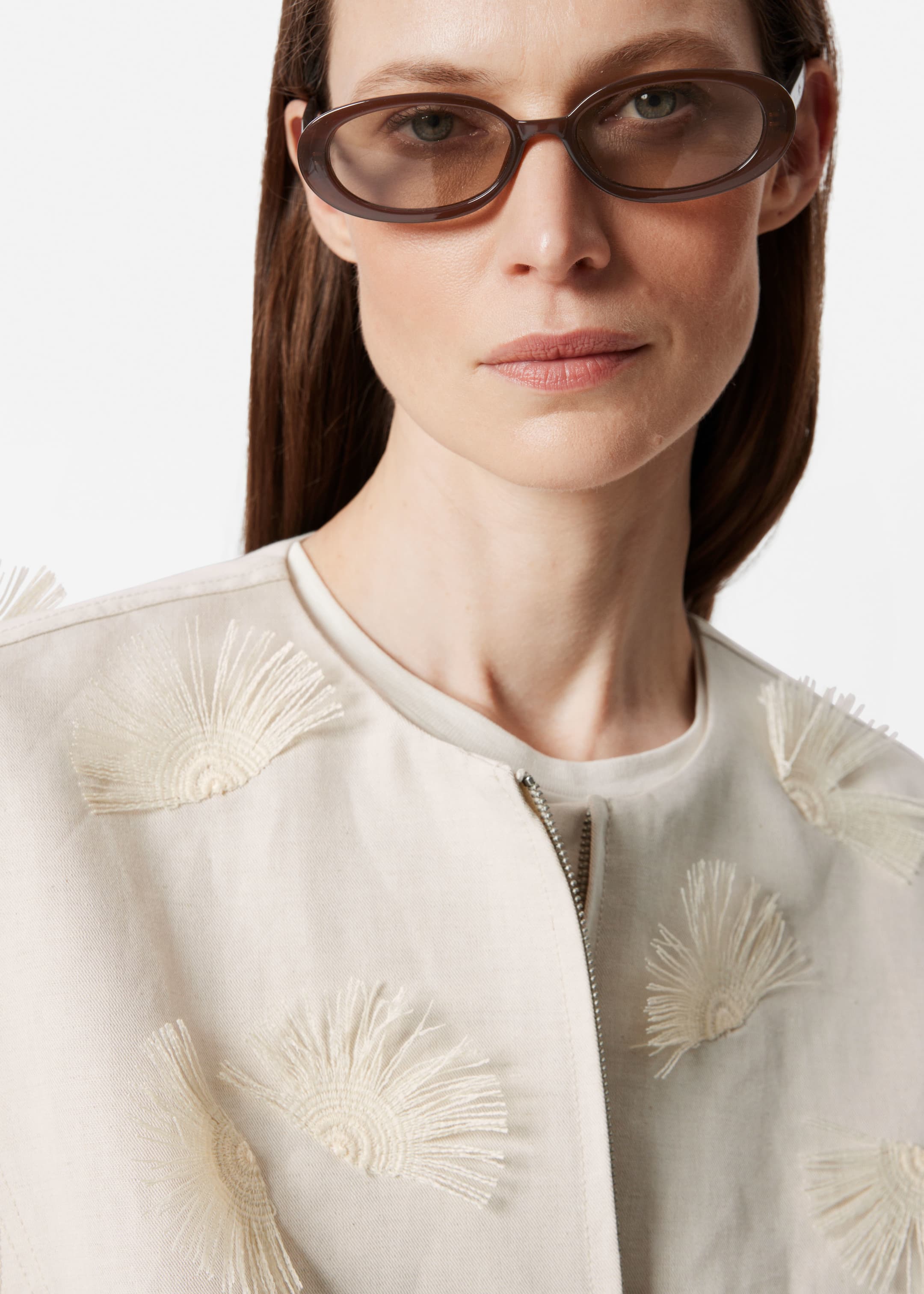 Vis større bilde: Brodert jakke i linblanding - Beige - DAME | H&M NO 2