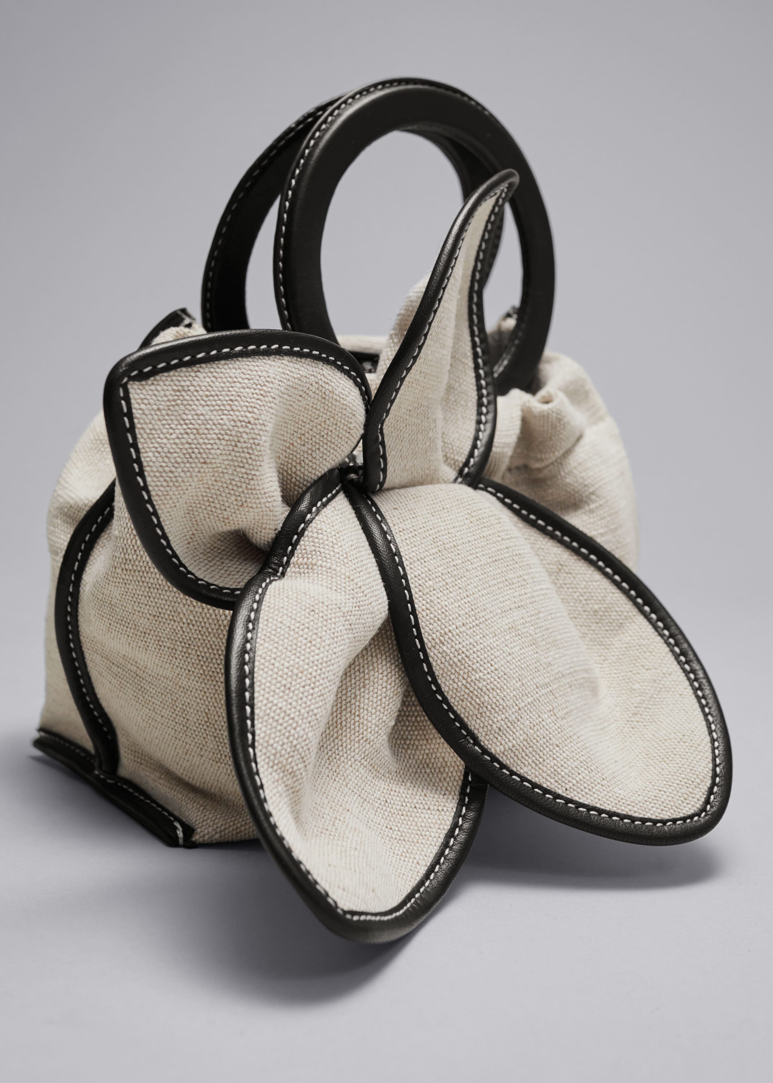 Small Blossom Canvas Bag - {{variantName}} - Descriptive Detail