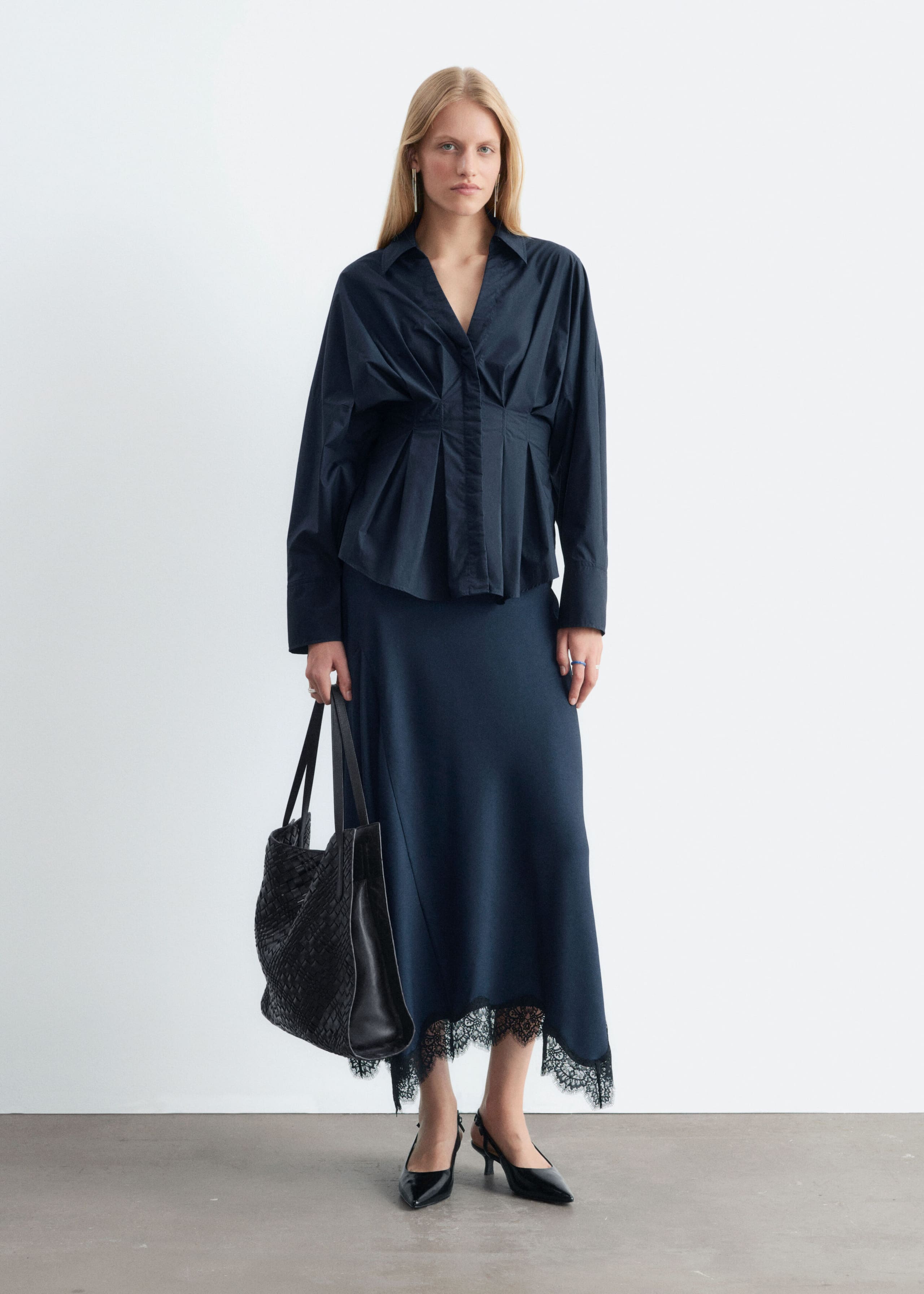 Gonna lunga con dettagli in pizzo - Blu scuro - Lookbook