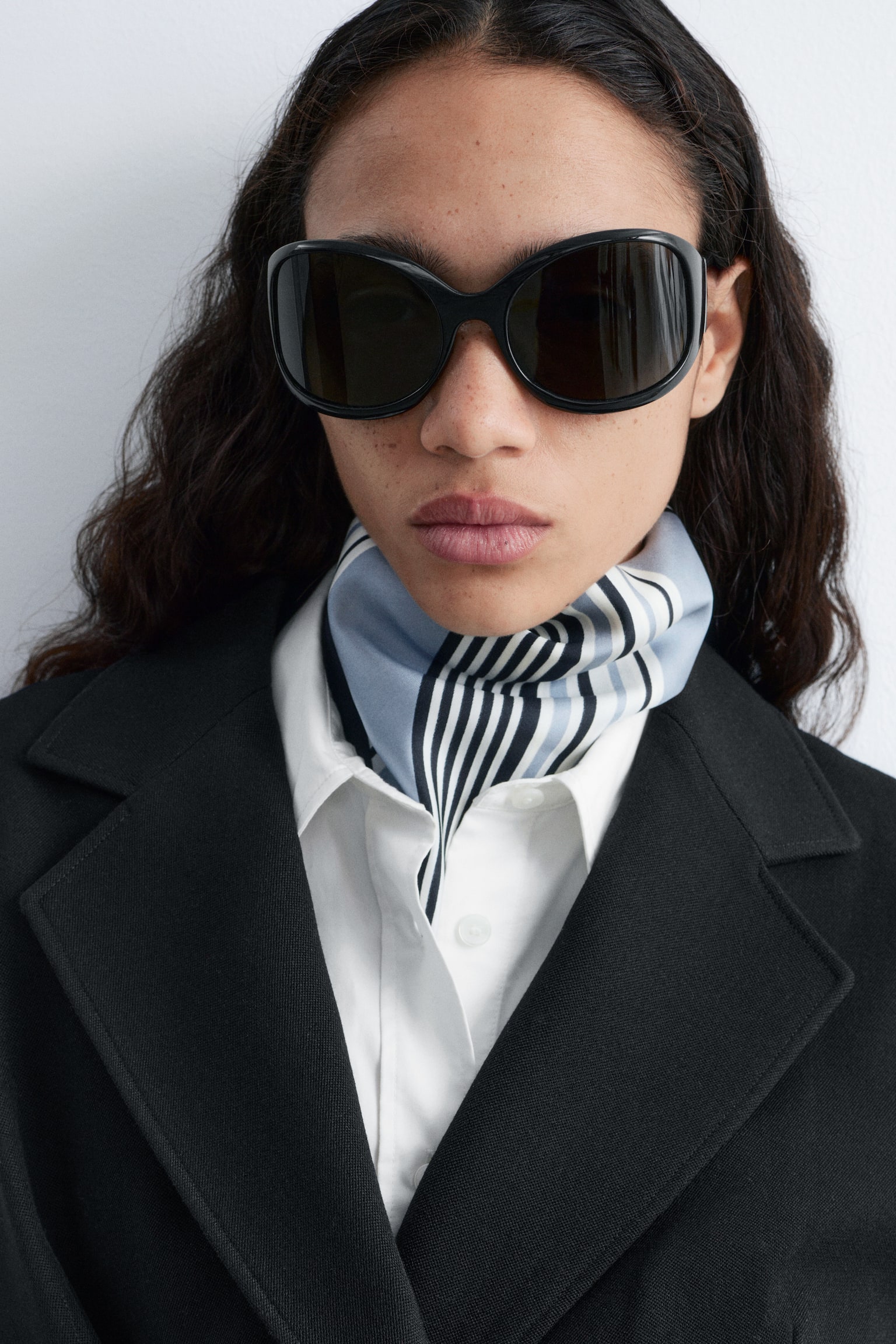 Lunettes de soleil oversize à monture ovale - Noir/Rose poudré/Gris - 1