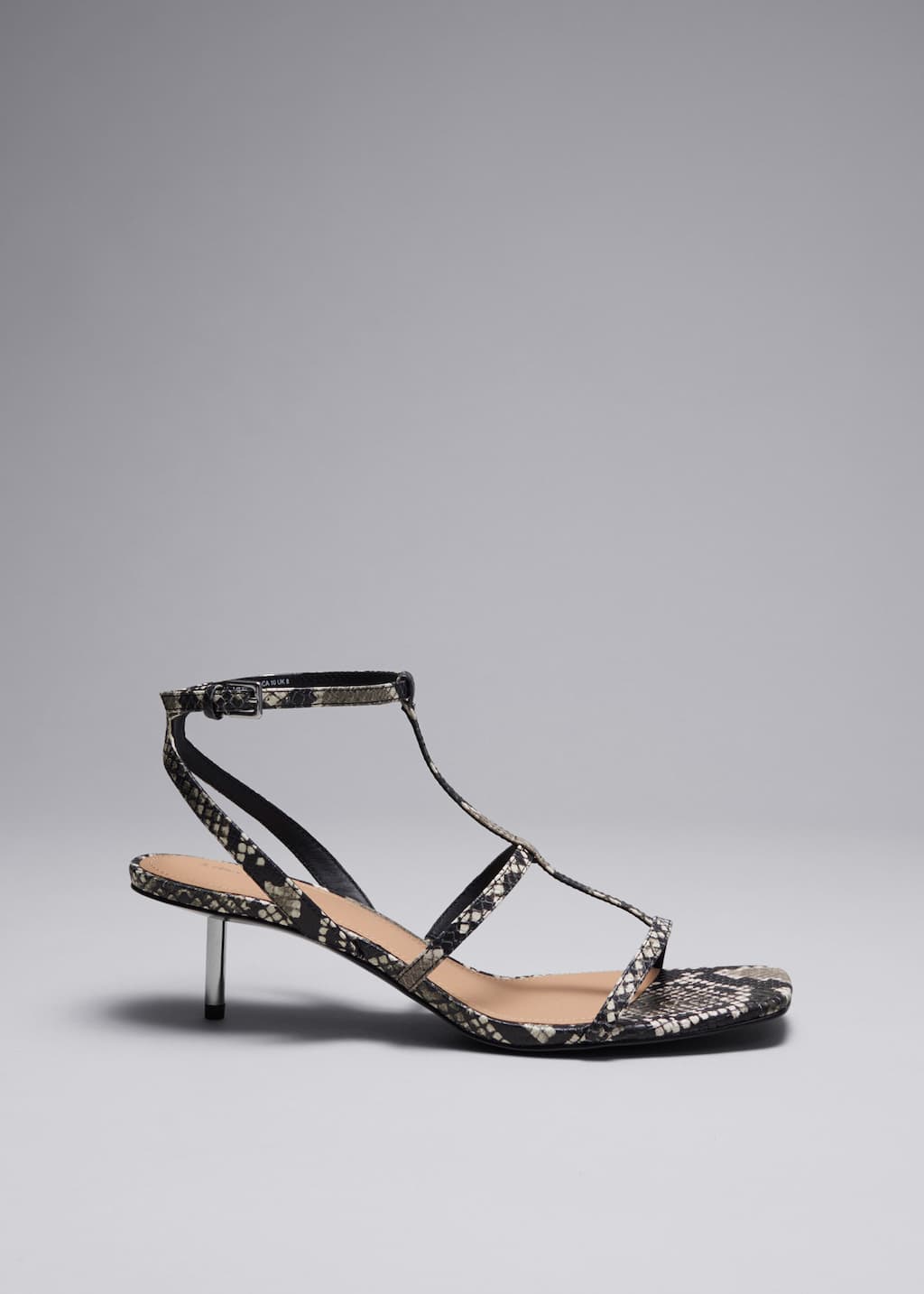 Sandalias de piel con tacón