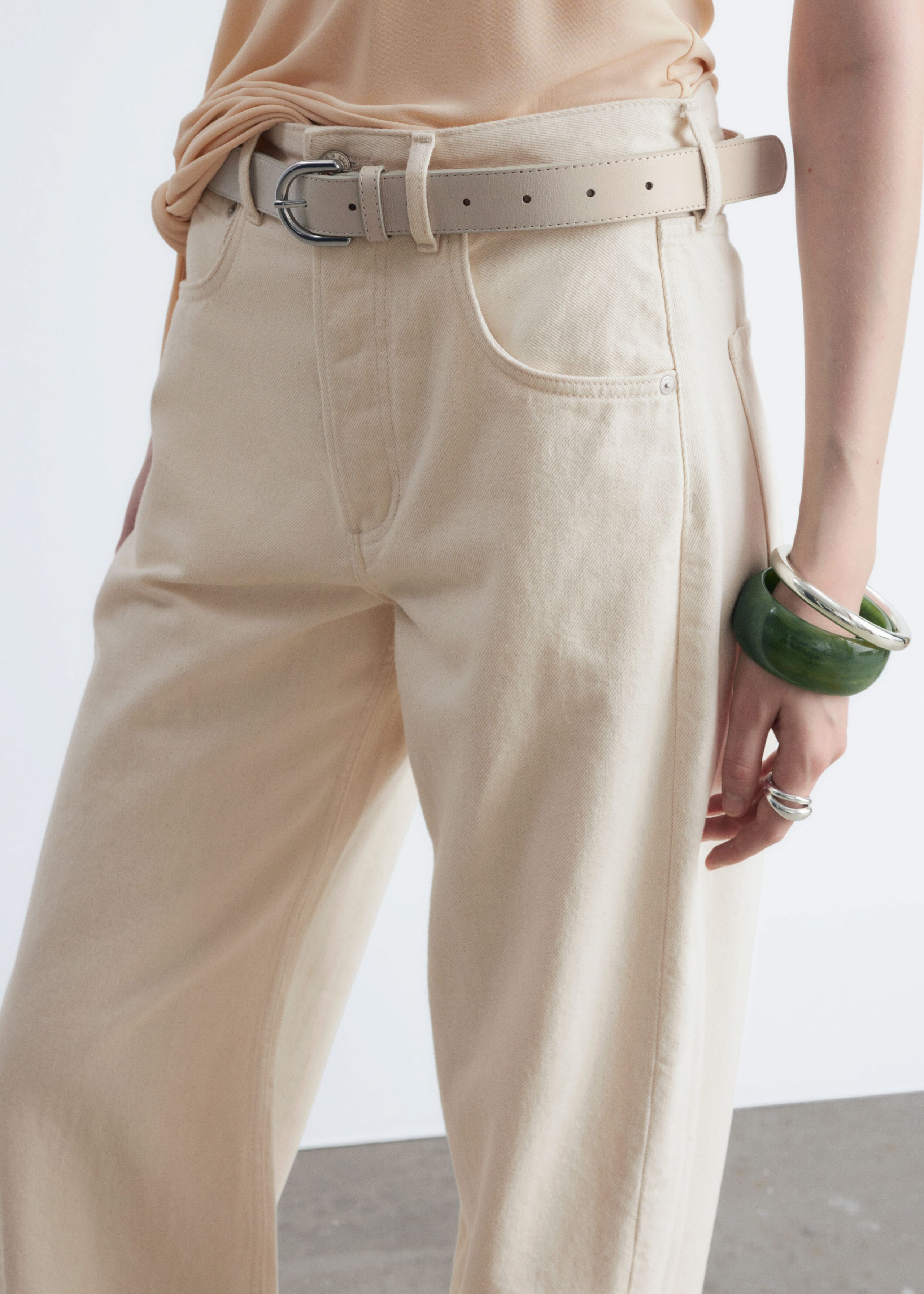 Barrel-Leg Jeans - Light Blue - Lookbook