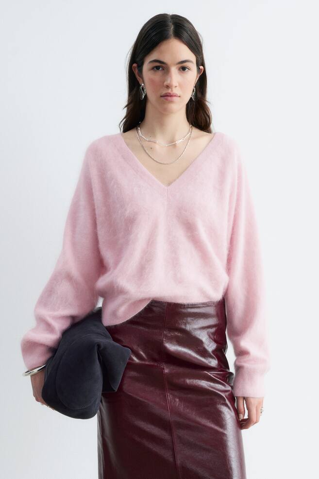 Brushed Cashmere V-Neck Jumper - Pink - 1
