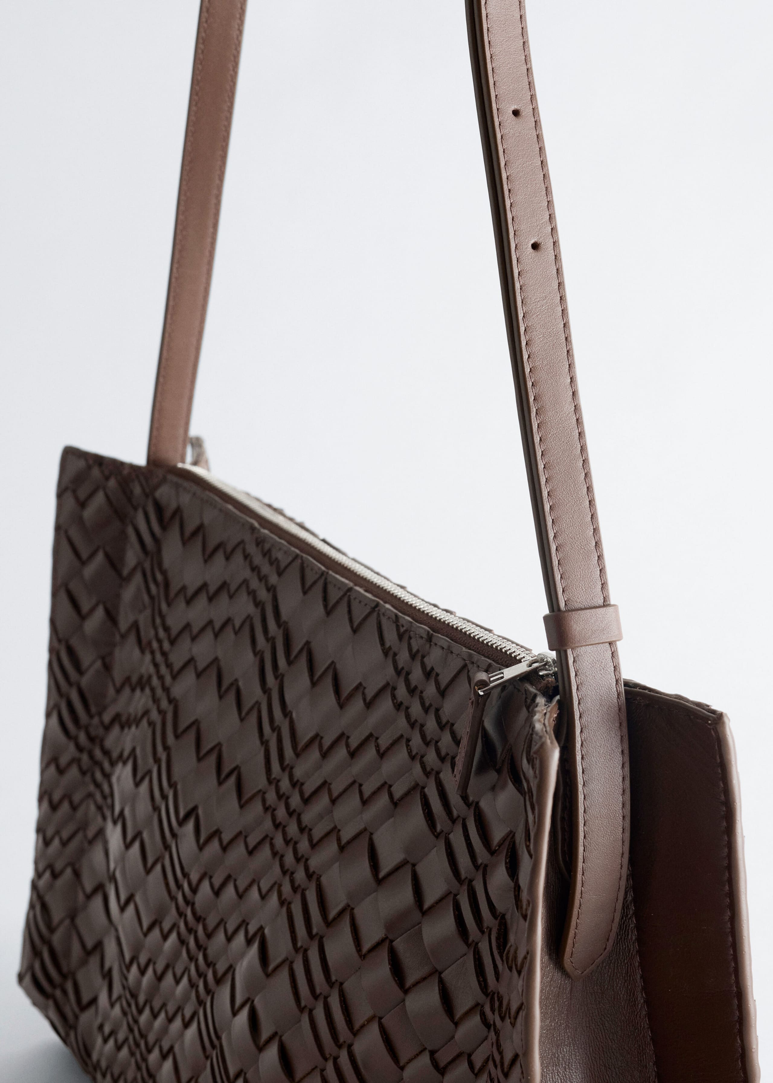 Braided Leather Crossbody Bag - {{variantName}} - Descriptive Detail