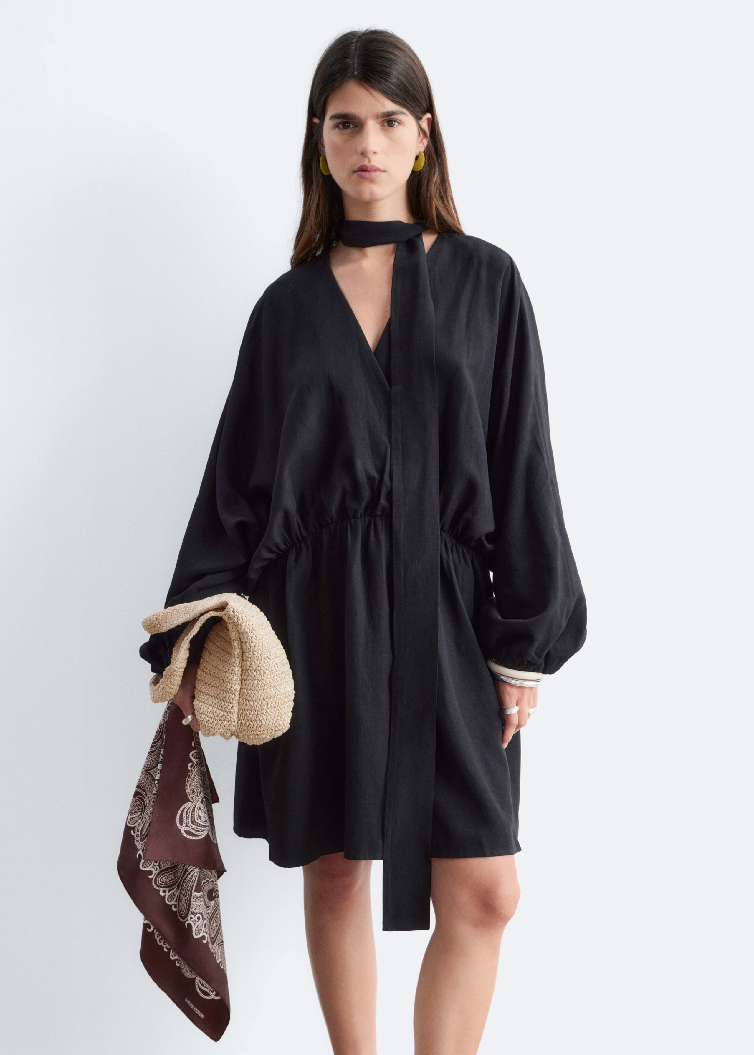 Mini-Wickelkleid mit Schal - Weiß - Lookbook