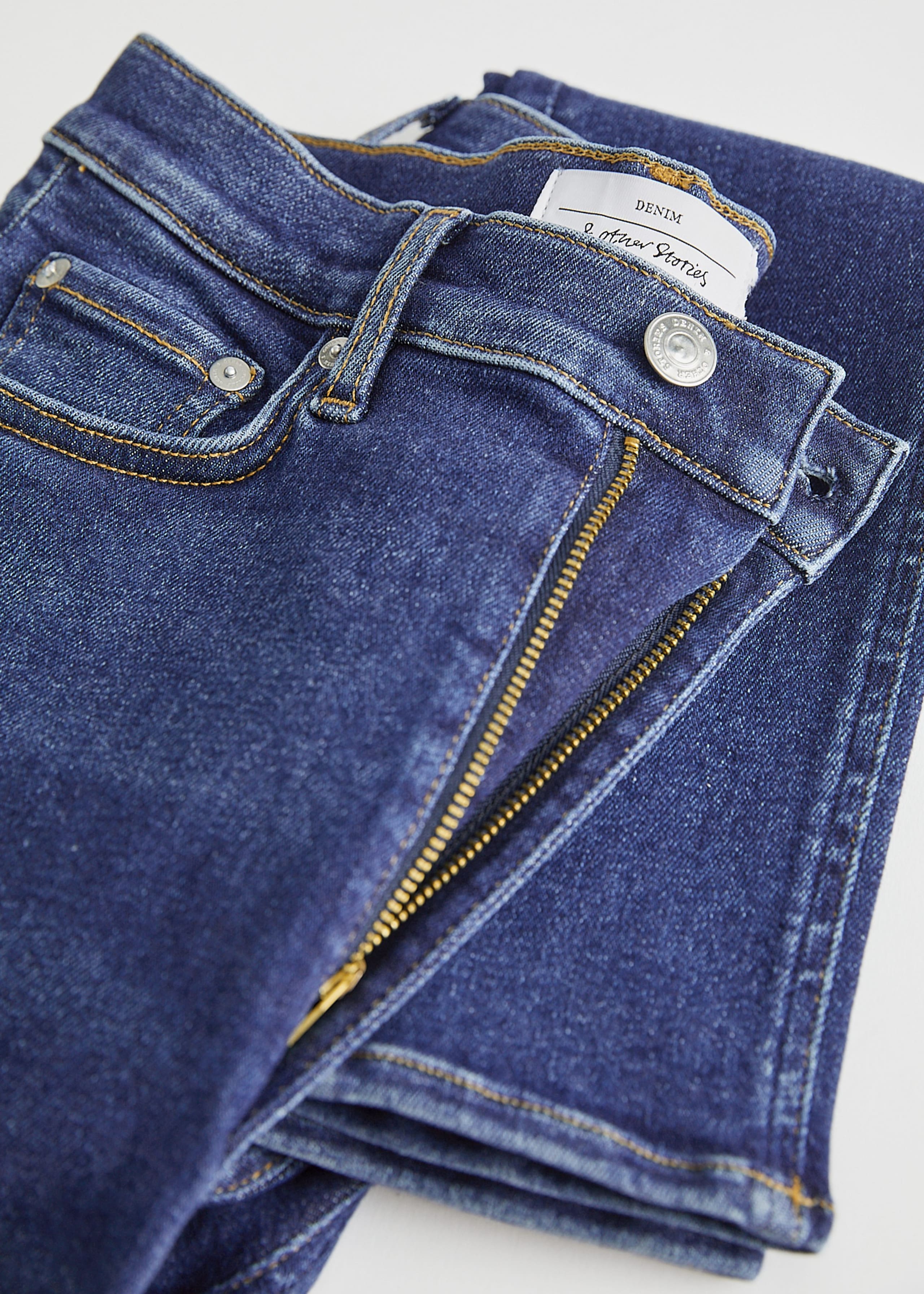 Superb Cut Jeans - {{variantName}} - Detalle descriptivo