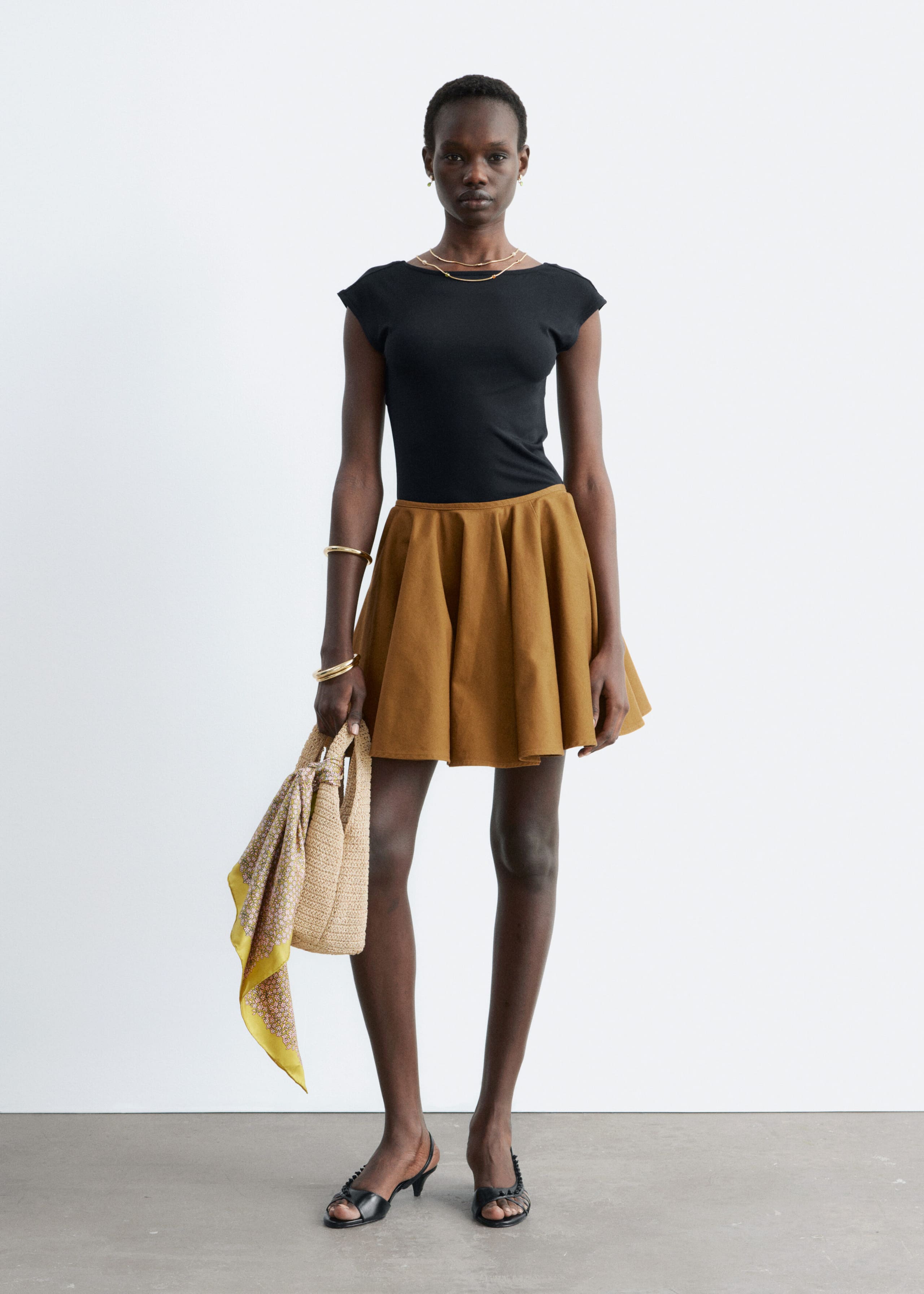 Fitted Open-Back T-Shirt - Butter Yellow - Lookbook