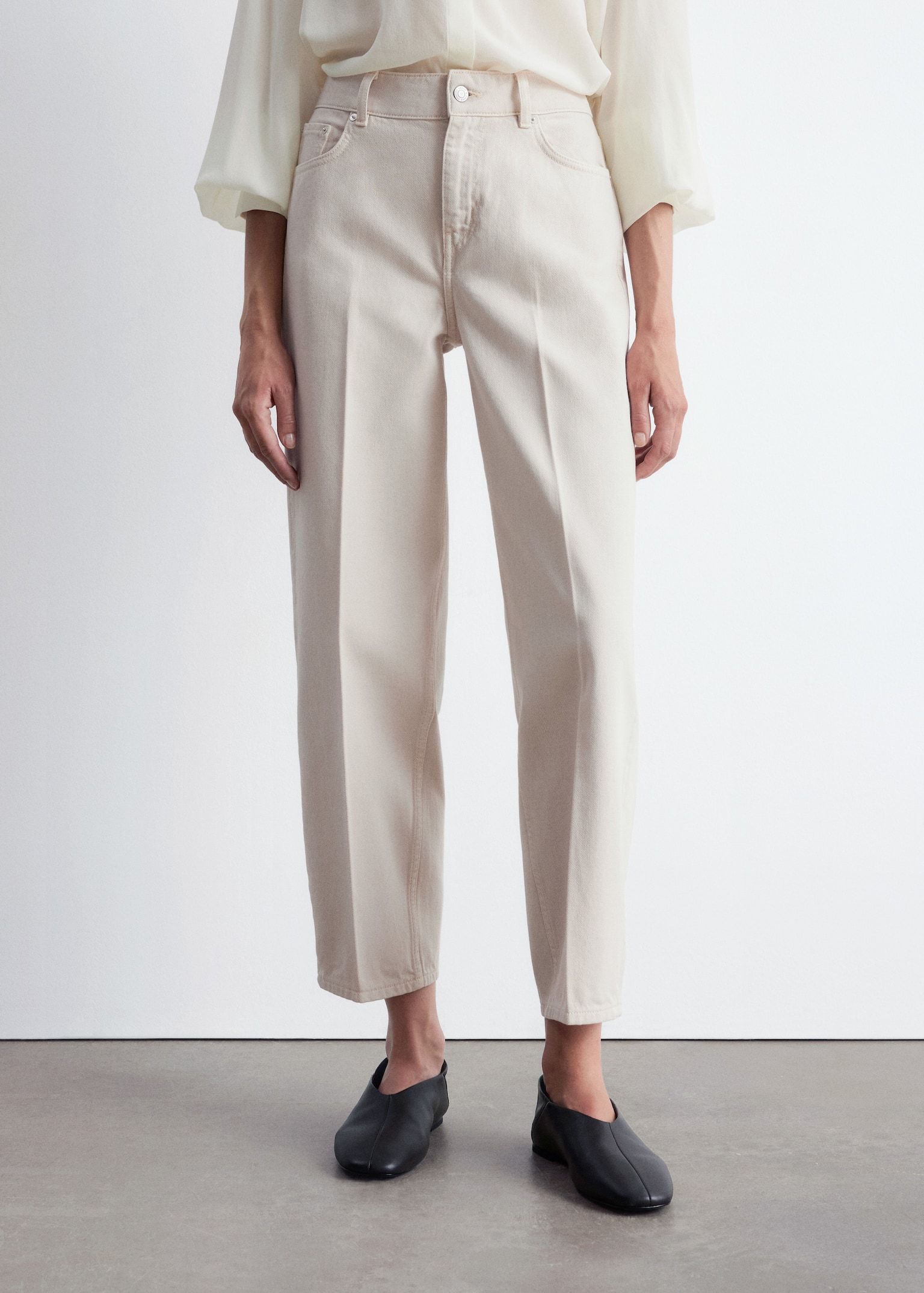 Tapered Jeans - Cream White/Medium blue/Black/Light Blue/Beige - 7