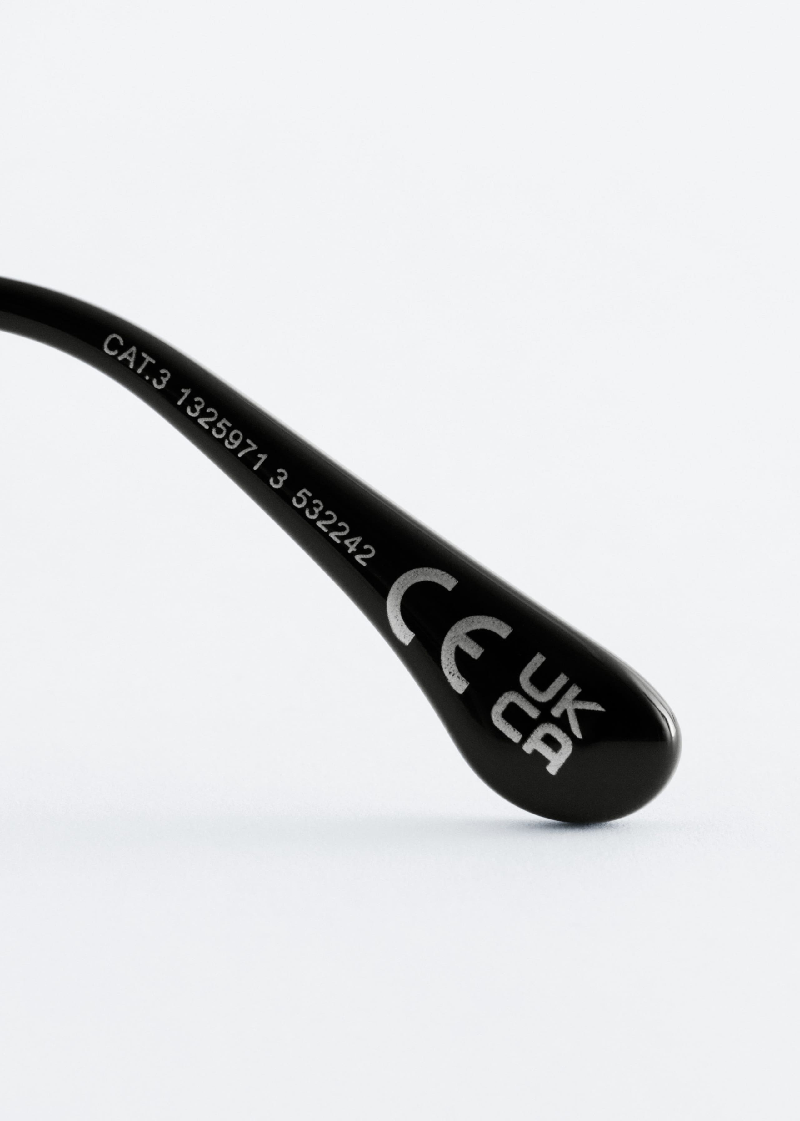 Image of Wire-Frame Oval Sunglasses