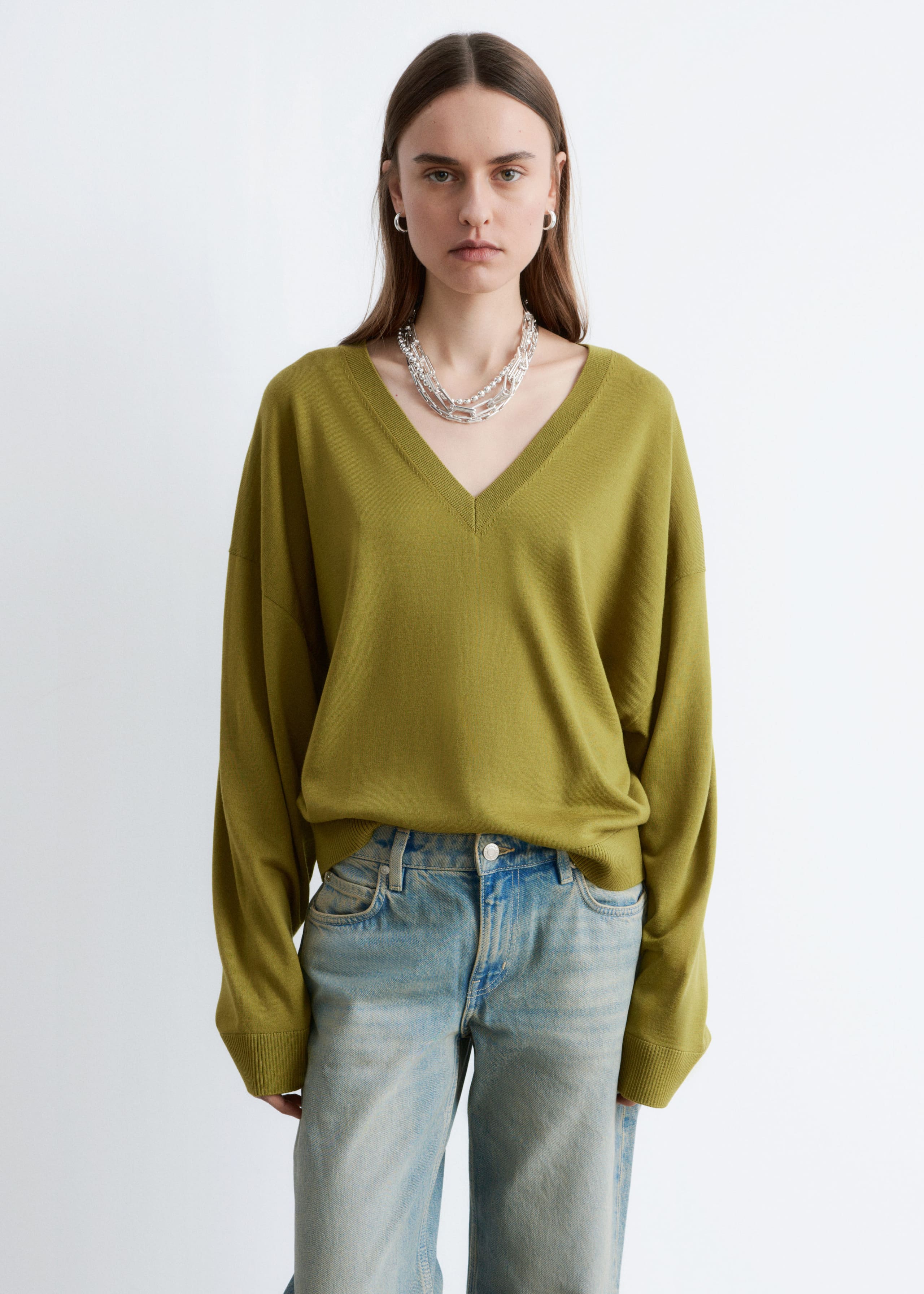 Image of Pull en laine à col en V