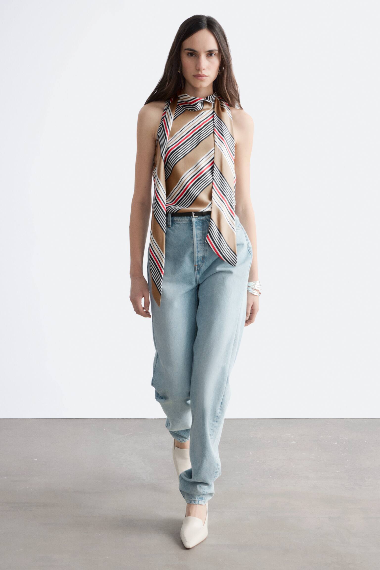 Top de seda con cuello de pañuelo - Beige/Rayas/Rojo/Estampado a cuadros - 7