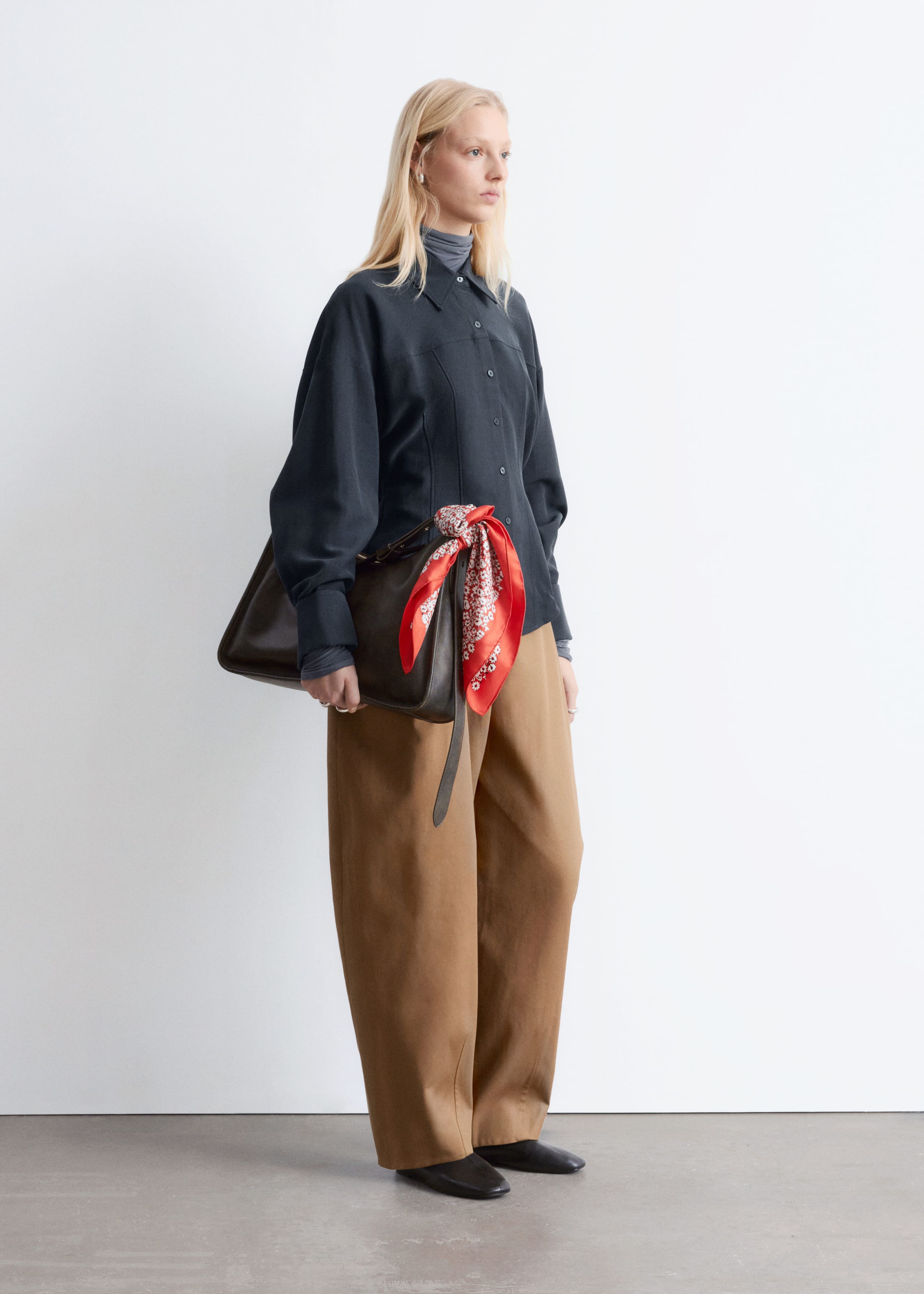 Image of Balloon-Sleeved Tapered Shirt