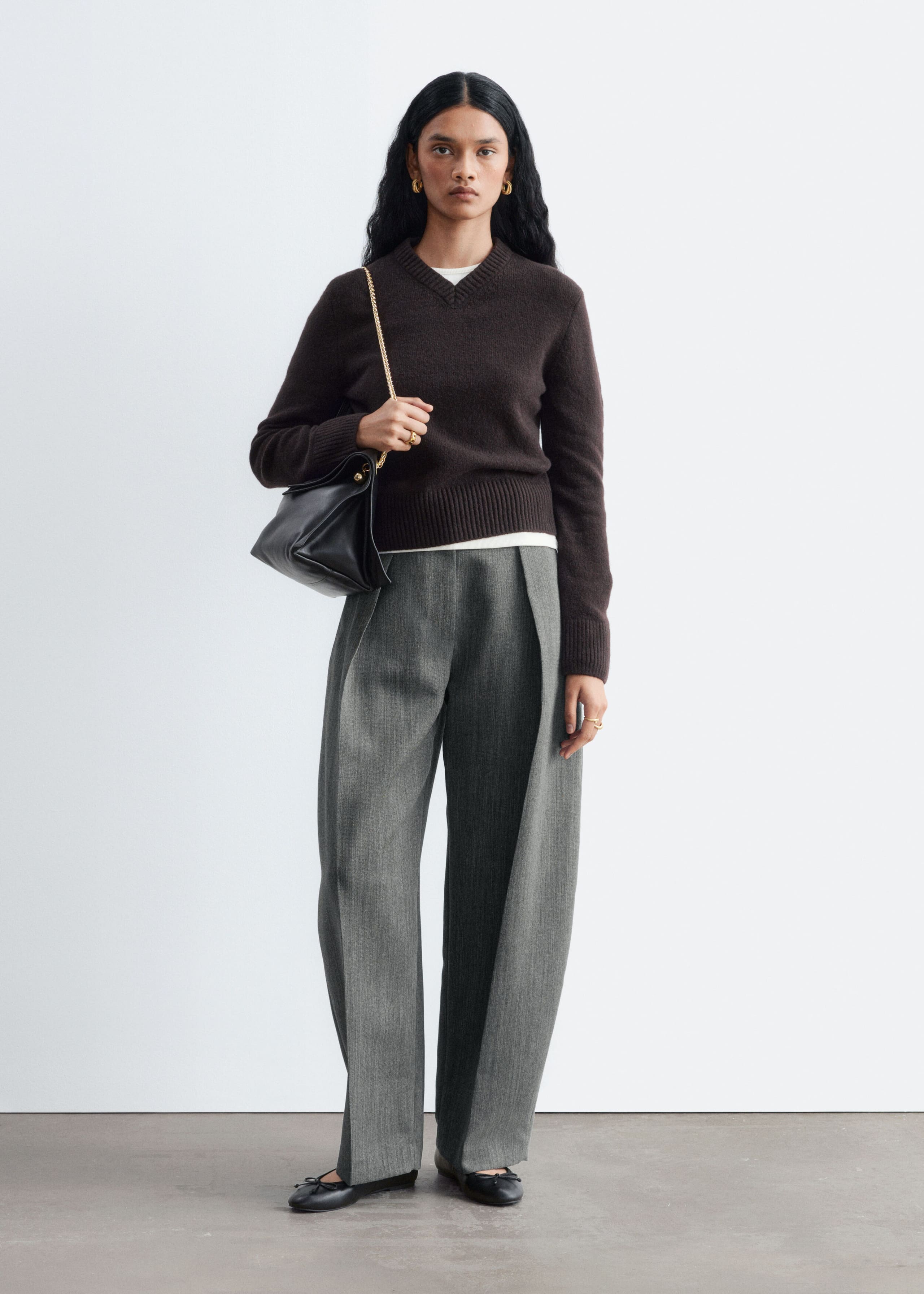 V-Neck Jumper - Dark Brown - Lookbook