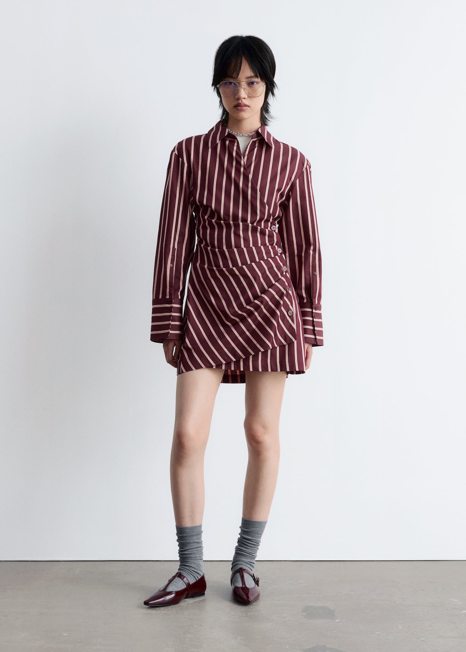 Ballerinasko i læder med T-rem - Bordeaux lak/Sort - 3