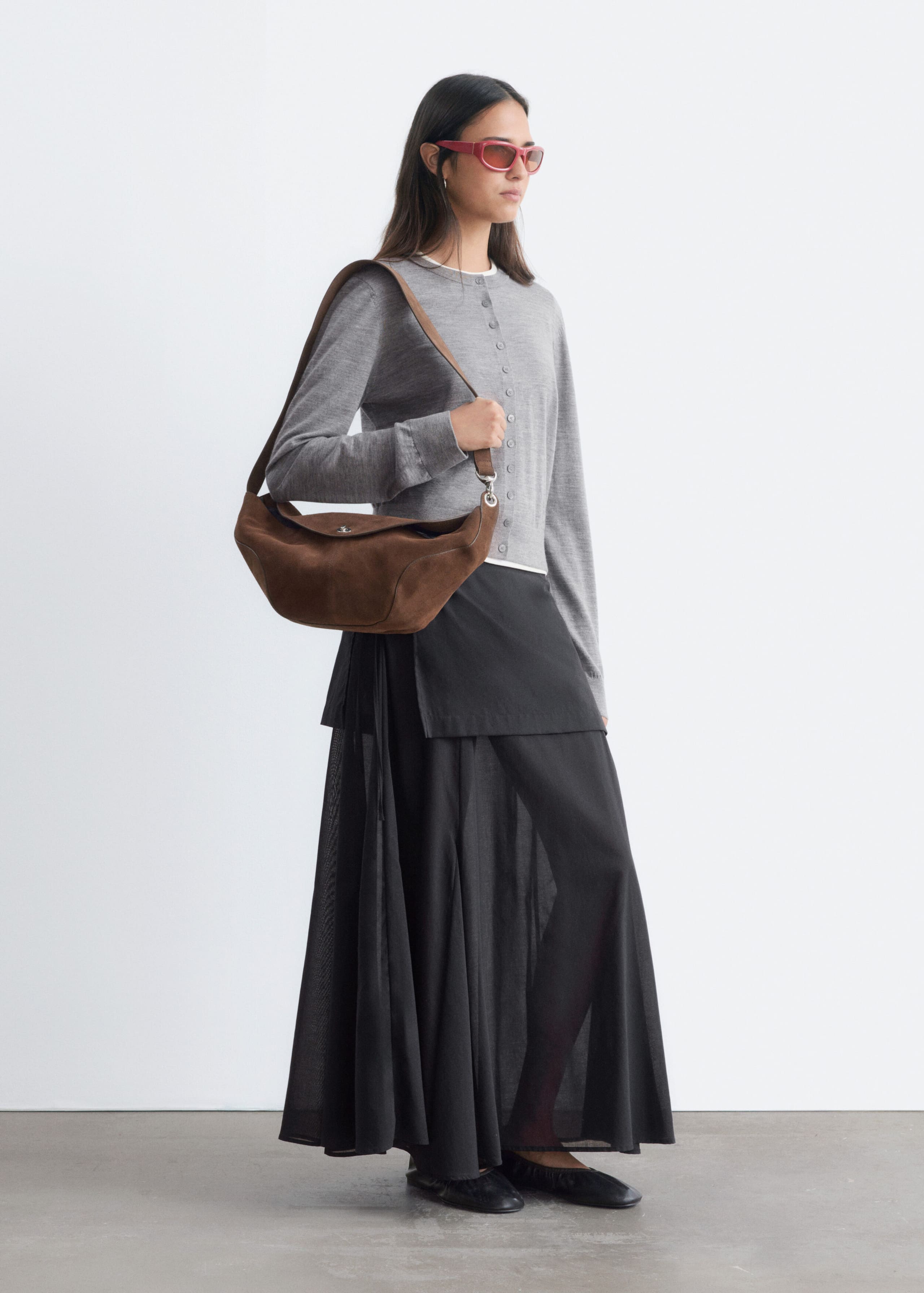Schlichte Strickjacke aus Wolle - Grau - Lookbook