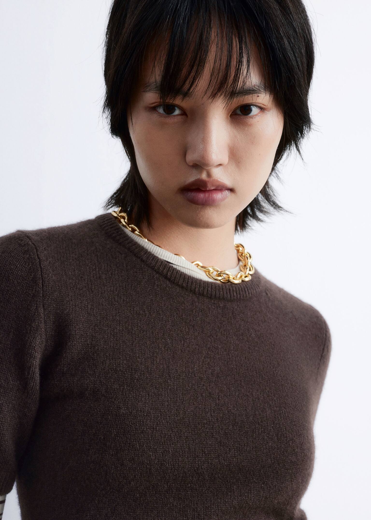 Knitted Cashmere T-shirt - חום כהה - 4