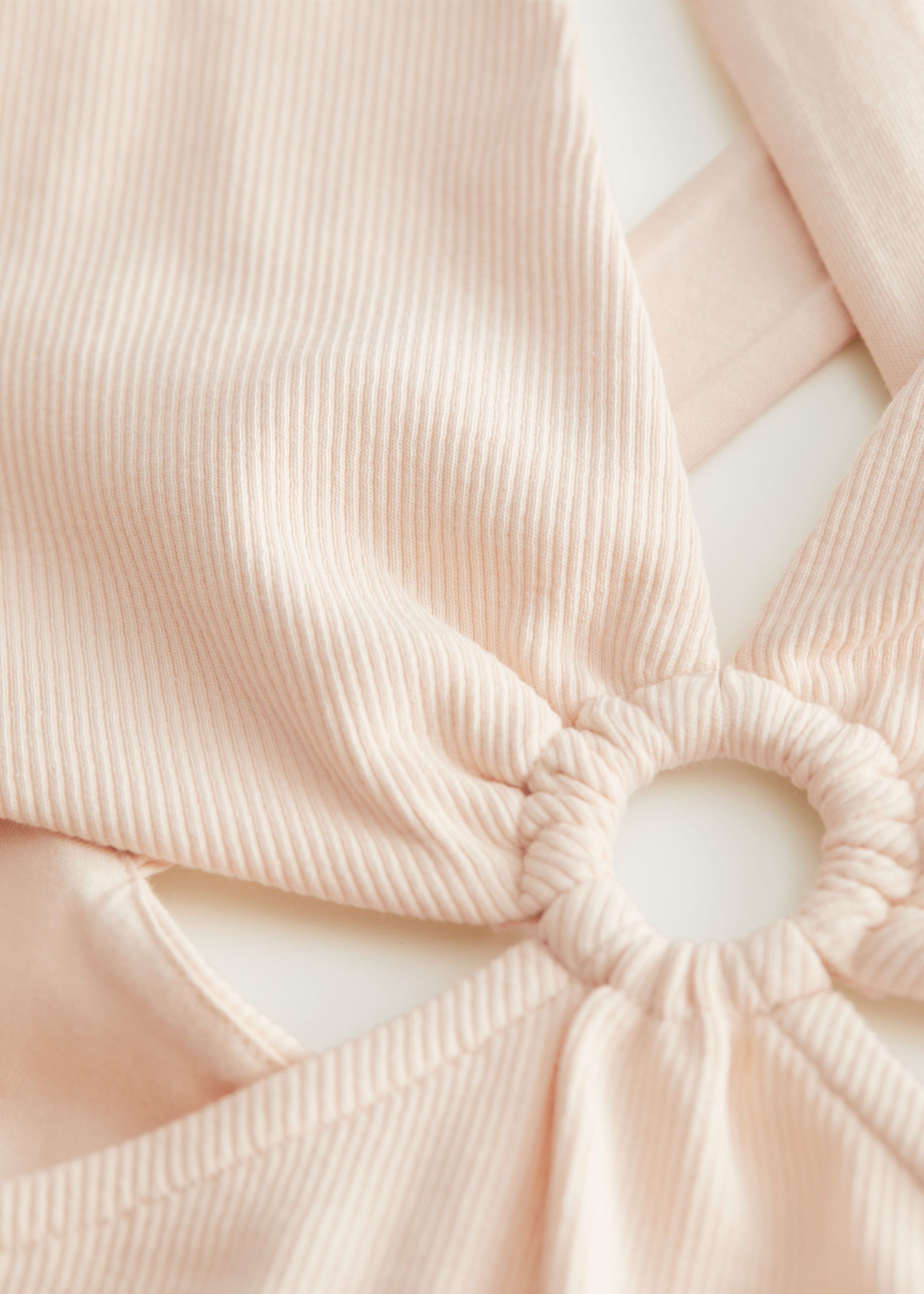 CutOut Waist Bodysuit - {{variantName}} - Descrizione dettagliata