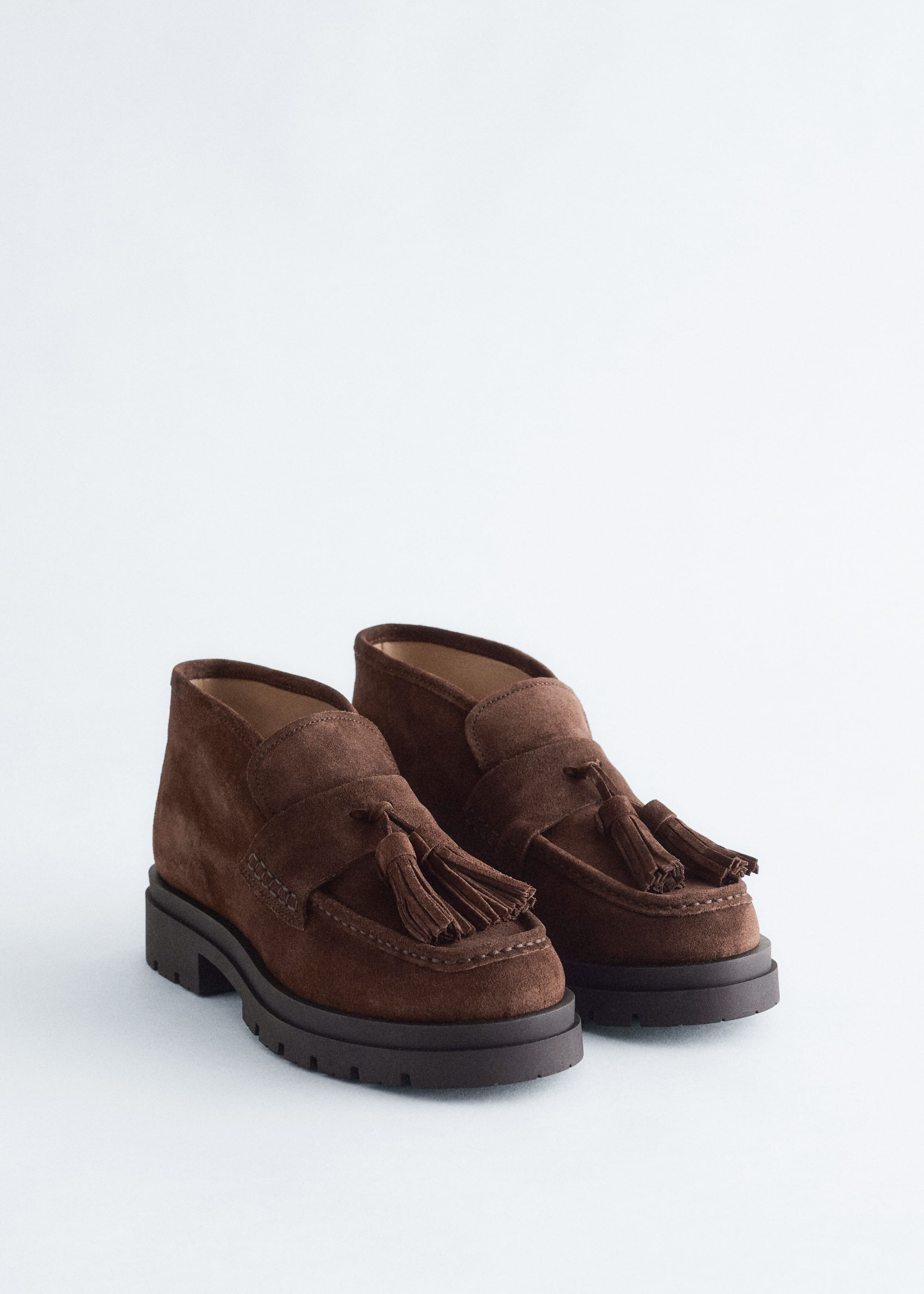 Image of Ankle-Loafer aus Veloursleder mit Quasten