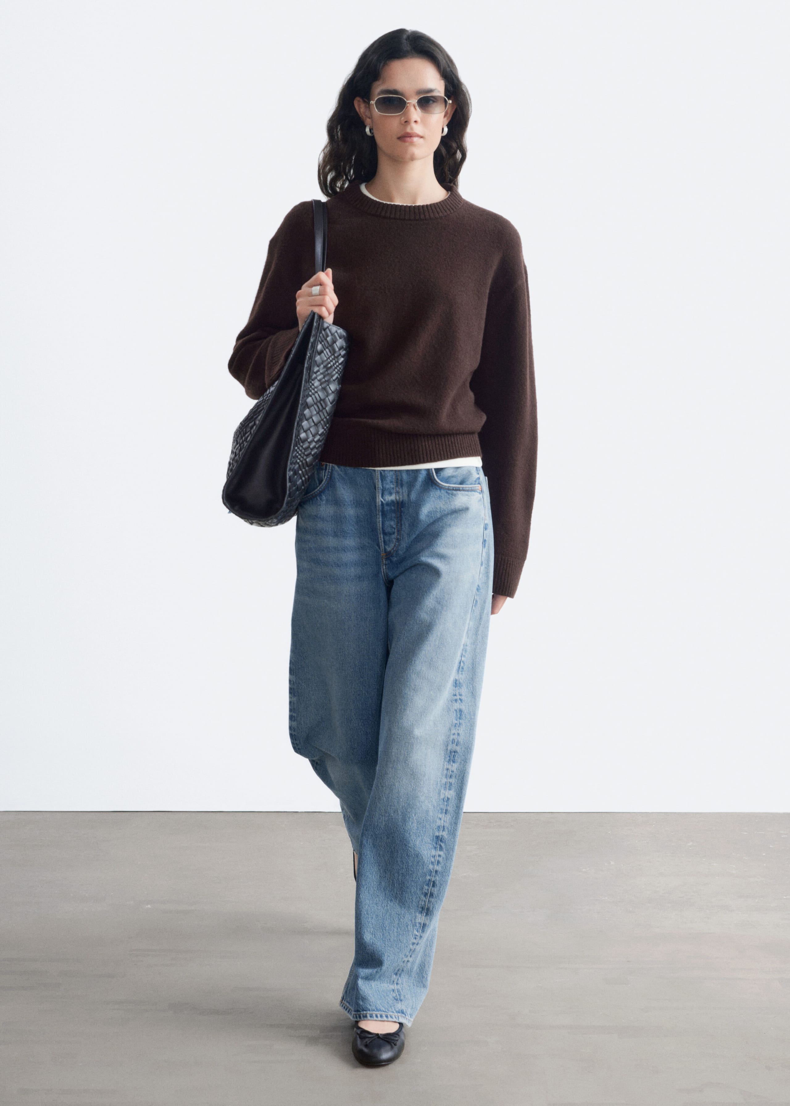 Kastenförmiger Strickpullover - Dunkelbraun - Lookbook