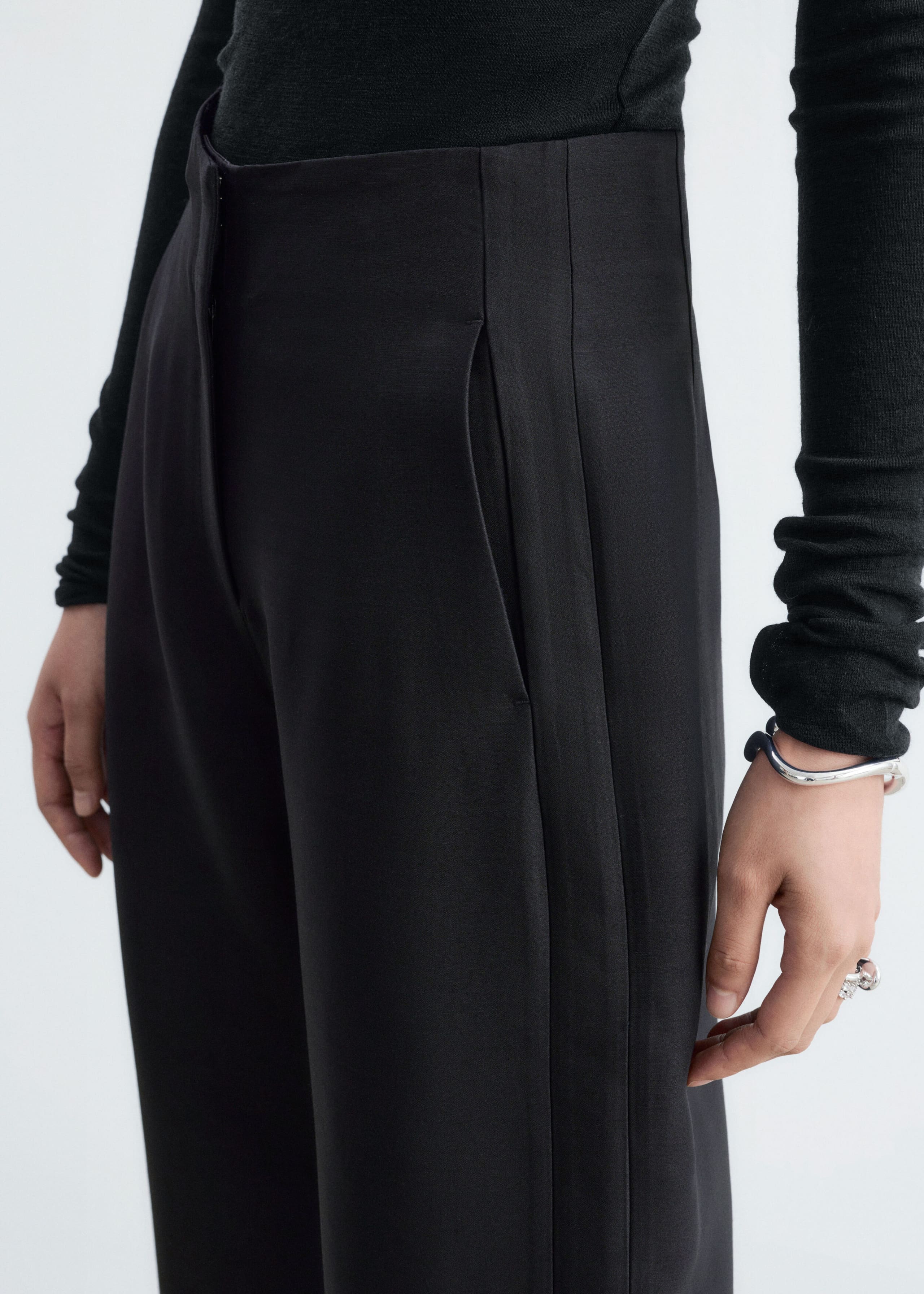 Tailored Barrel Trousers Black