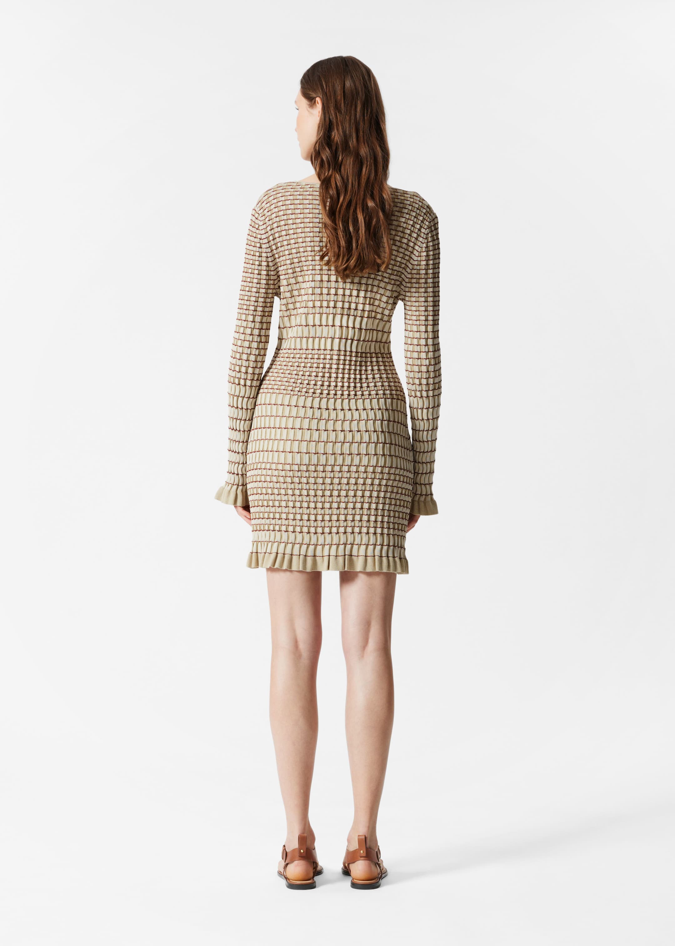 Se større billede: Strikket minikjole med lange ærmer - Mønster i beige - DAME | H&M DK 4