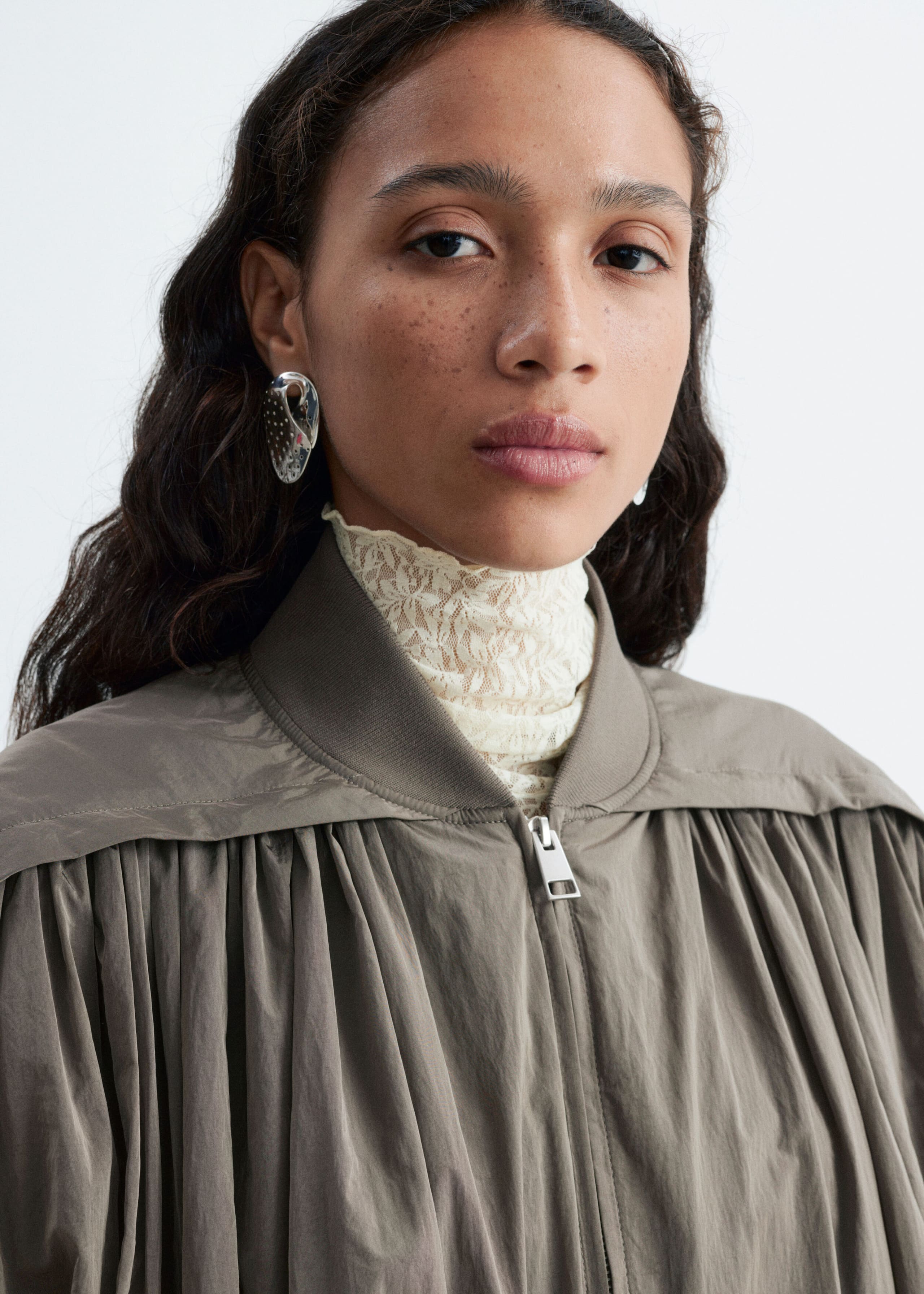 Veste style bomber froncée - Taupe - Lookbook