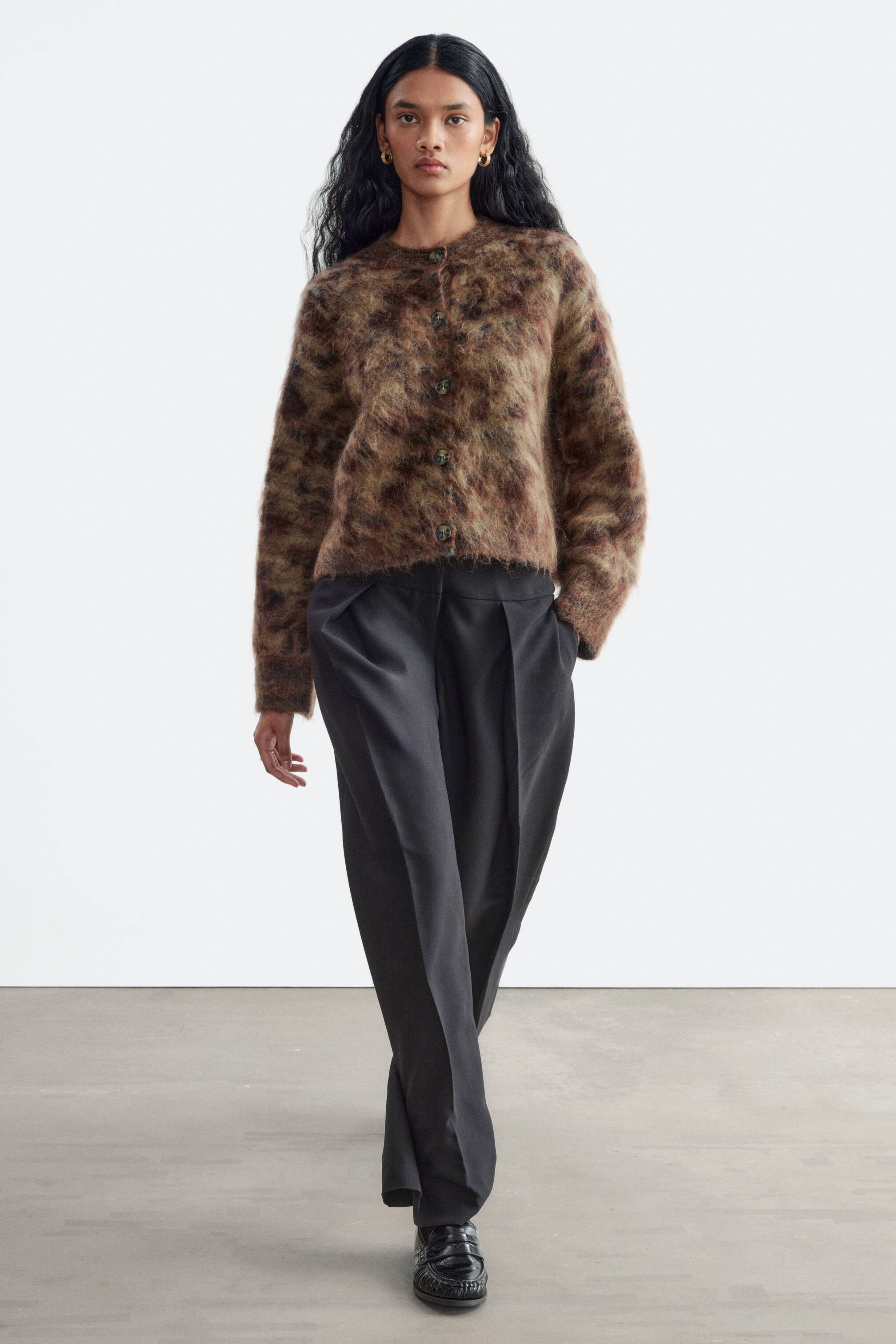 Größeres Bild ansehen: Mohair Blend Cardigan - Dunkelbeige - Ladies | H&M DE 1