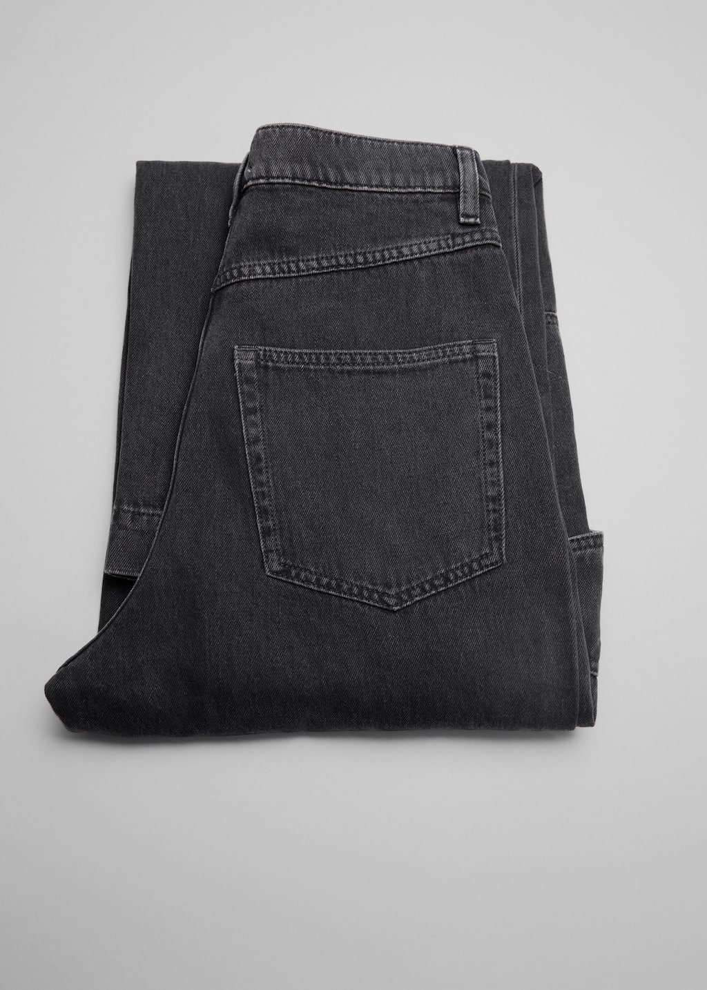 Tapered Cargo-Pocket Jeans - Black - Still Life