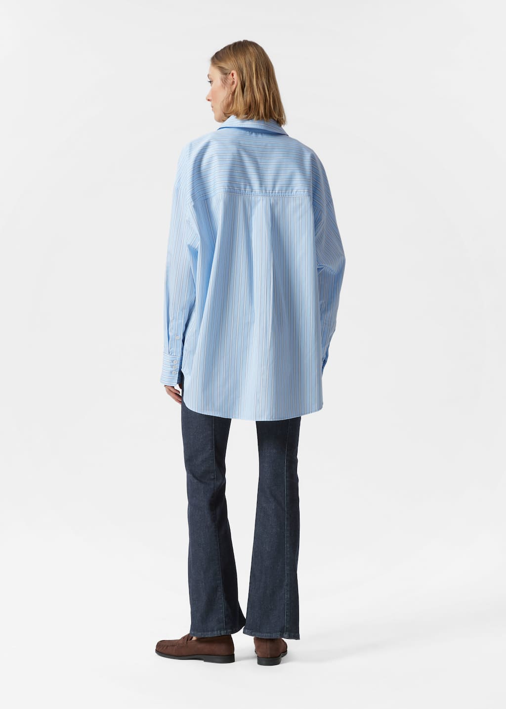 Koszula oversize – Jasnoniebieskie paski – Lookbook