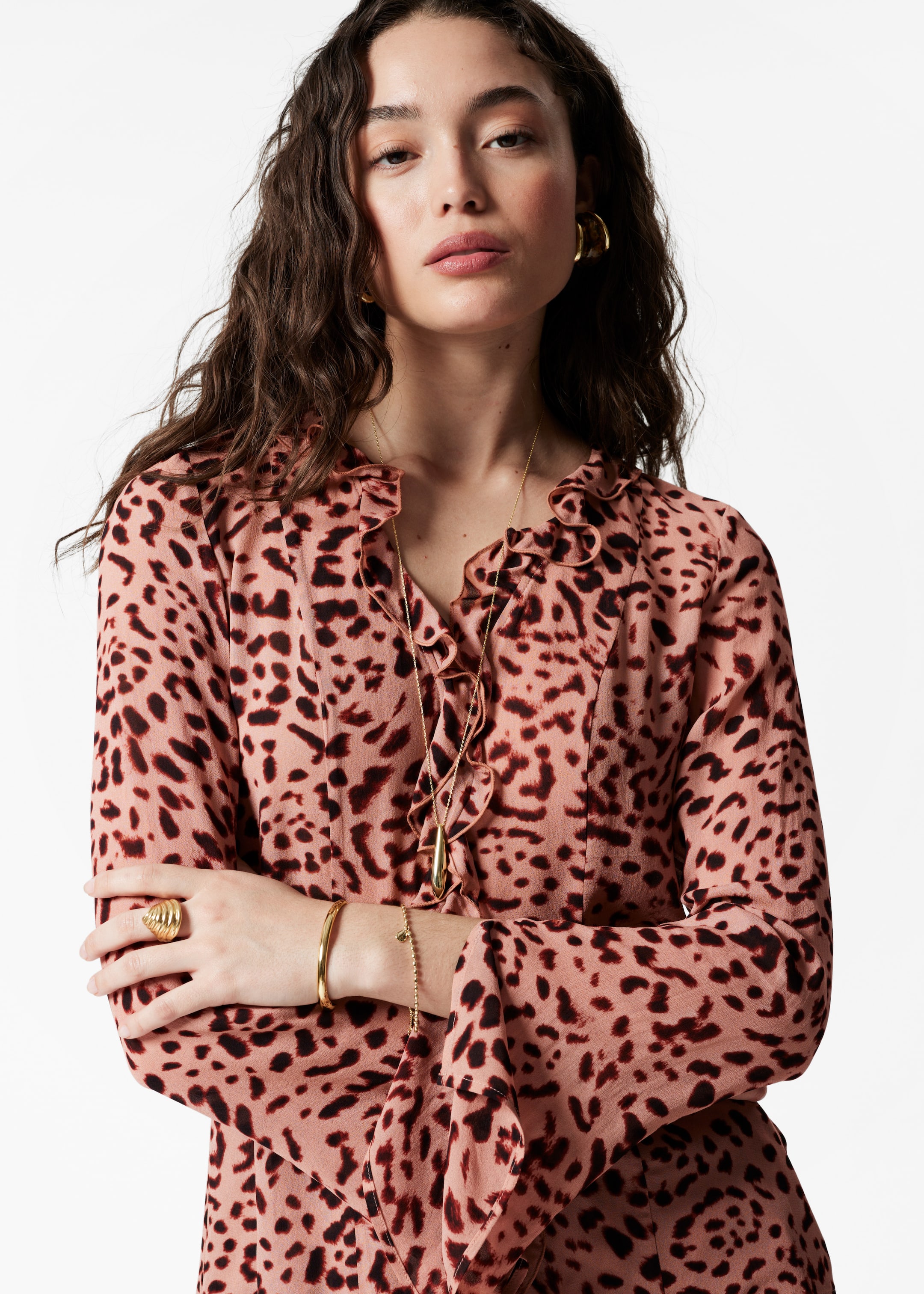 Zobrazit větší obrázek: Halenka s volánky a výstřihem do V - Leopardí vzor - ŽENY | H&M CZ 2