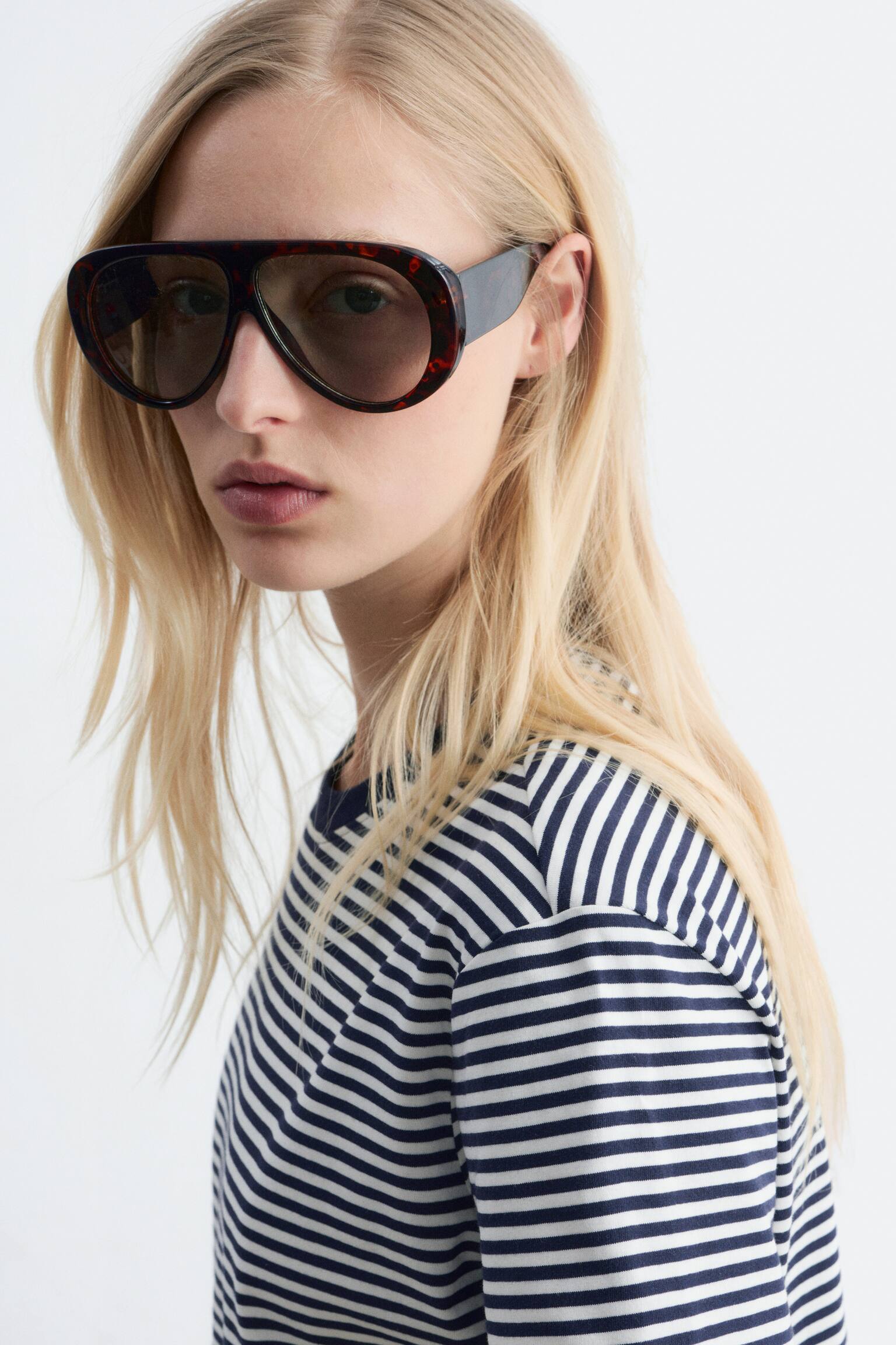 Bavlněné tričko s kulatým výstřihem - Námořnické/Bílé Pruhy/Tmavě hnědá/Světle růžová/Světle Modrá/Růžovo-Hnědé Pruhy/Lila/Bílá/Žlutá/Černá/Červená - 8