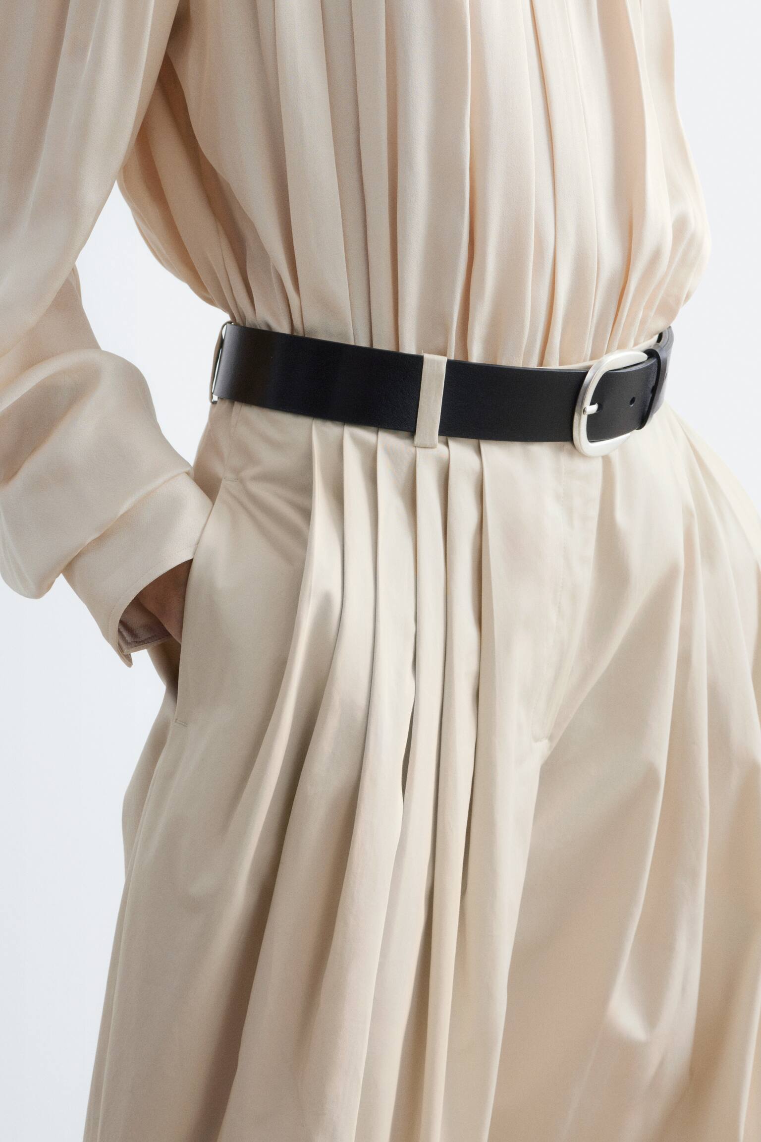 Pantaloni barrel a pieghe - Bianco sporco - 4