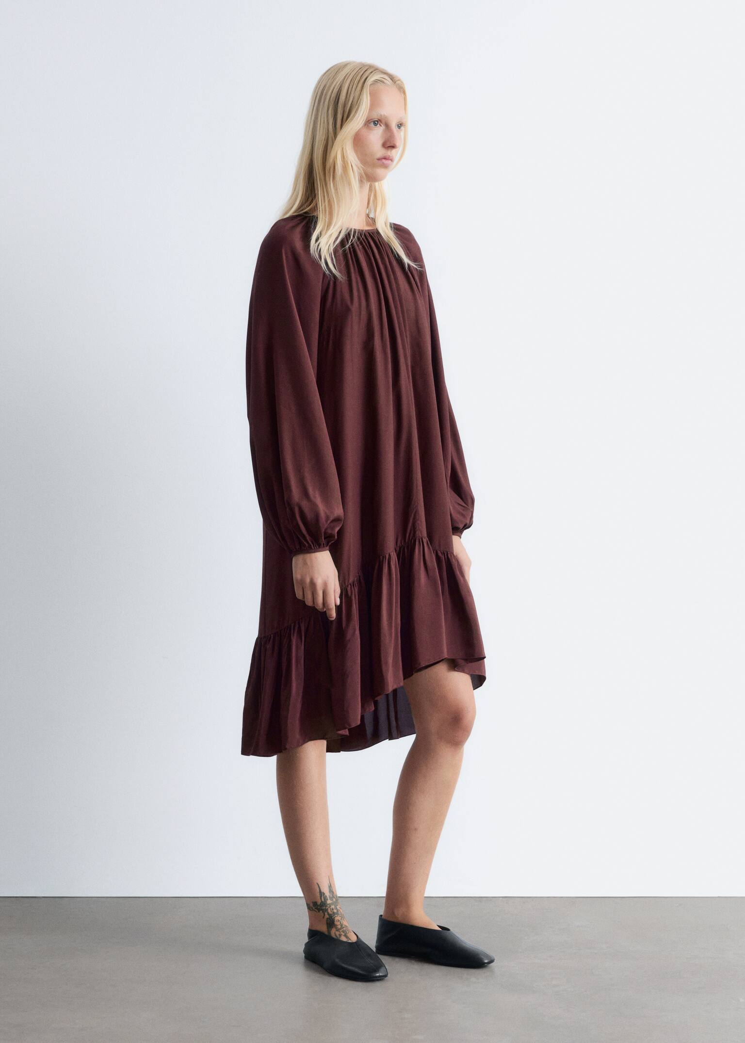 Minikleid mit Volants und Ballonärmeln - Dunkelrot