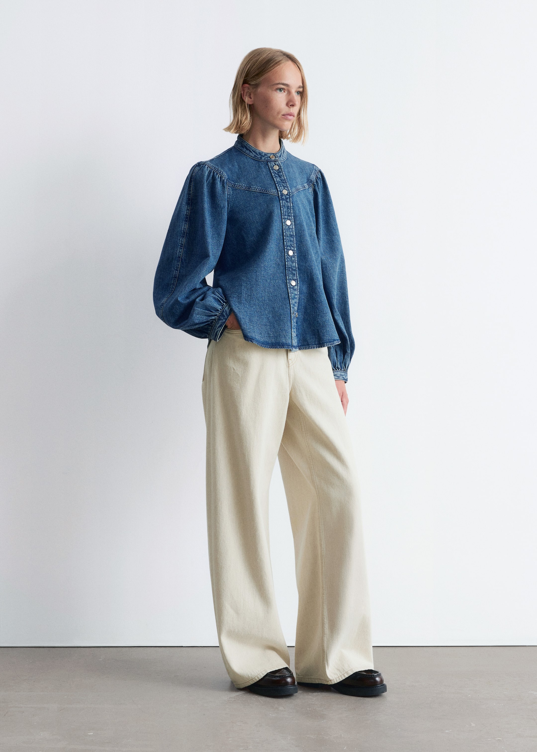 Se større billede: Denimbluse med pufærmer - Mellemblå - DAME | H&M DK 4