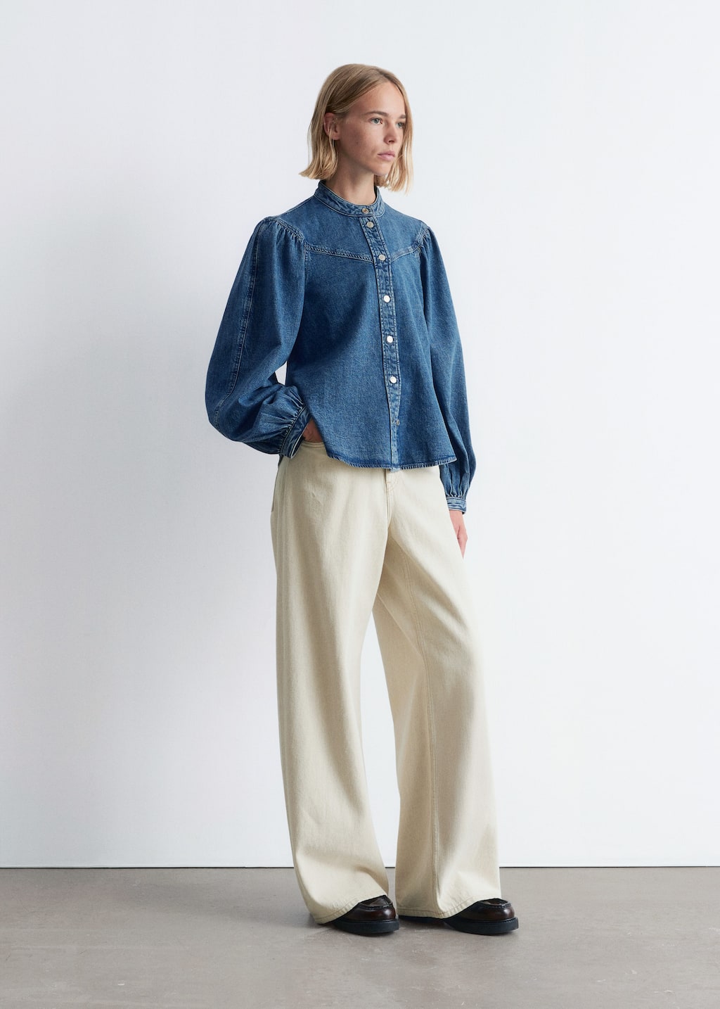 Image of Jeansbluse mit Puffärmeln