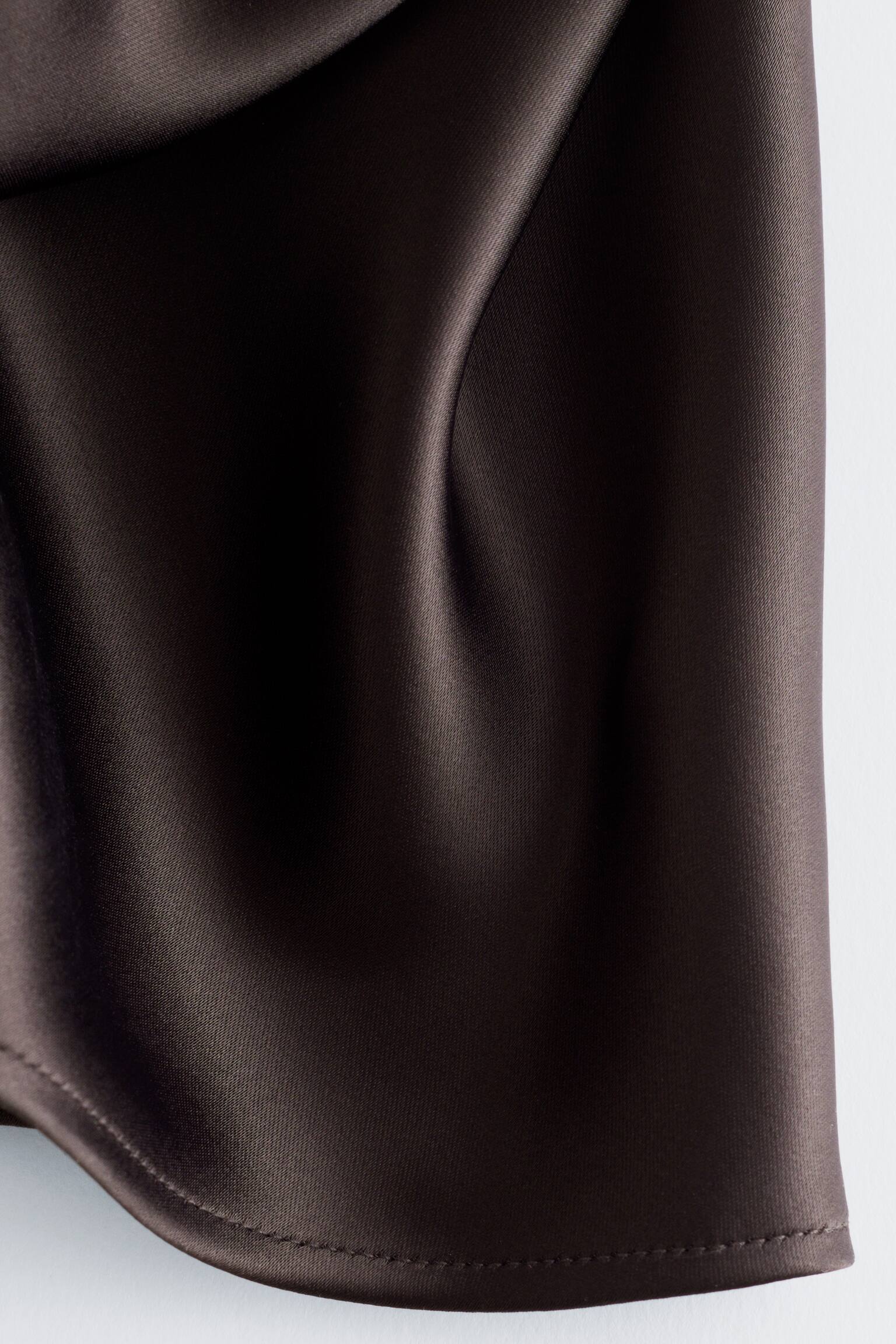 Sleeveless Satin Midi Dress-חום כהה - 7