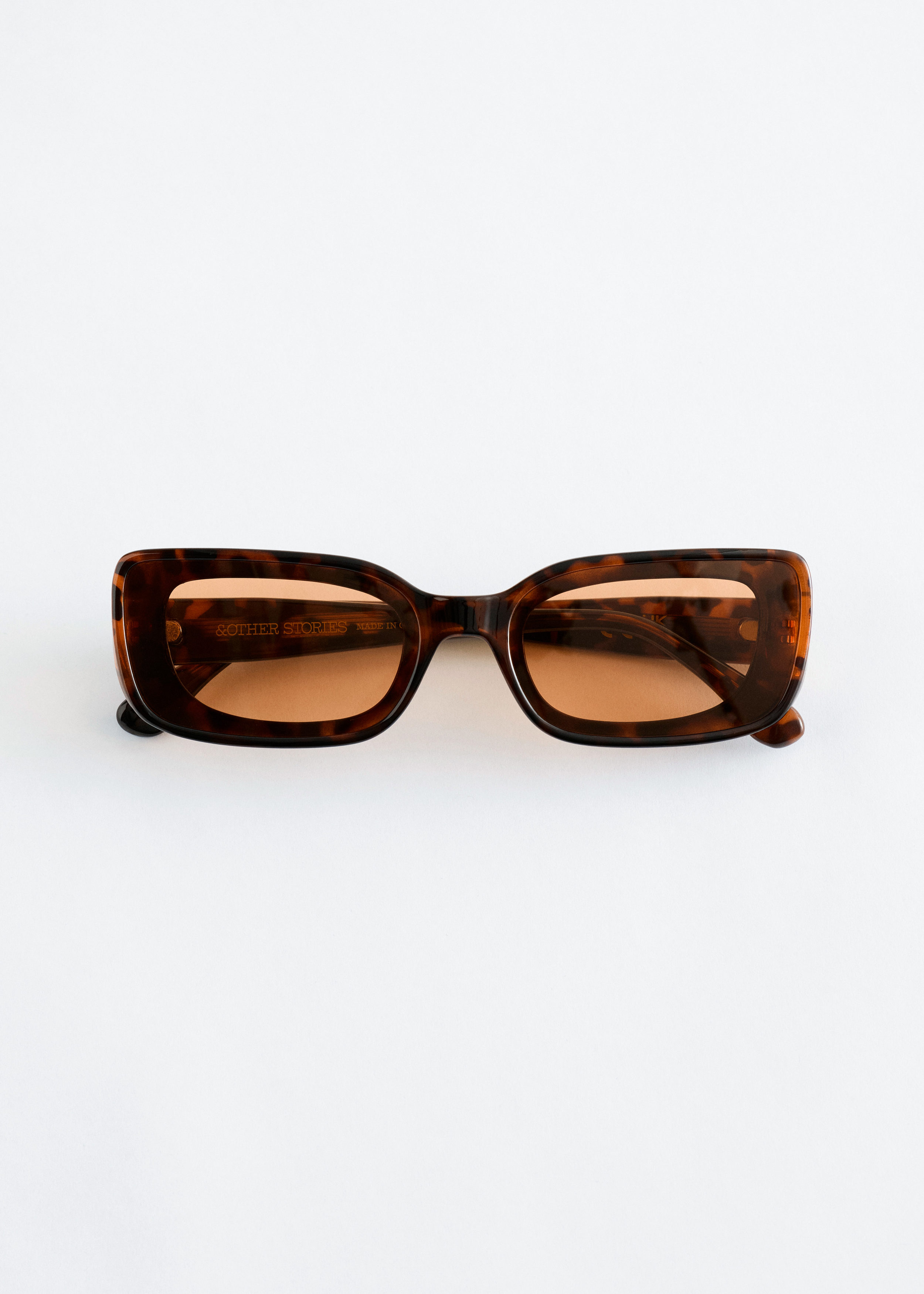 Bold Rectangular Sunglasses