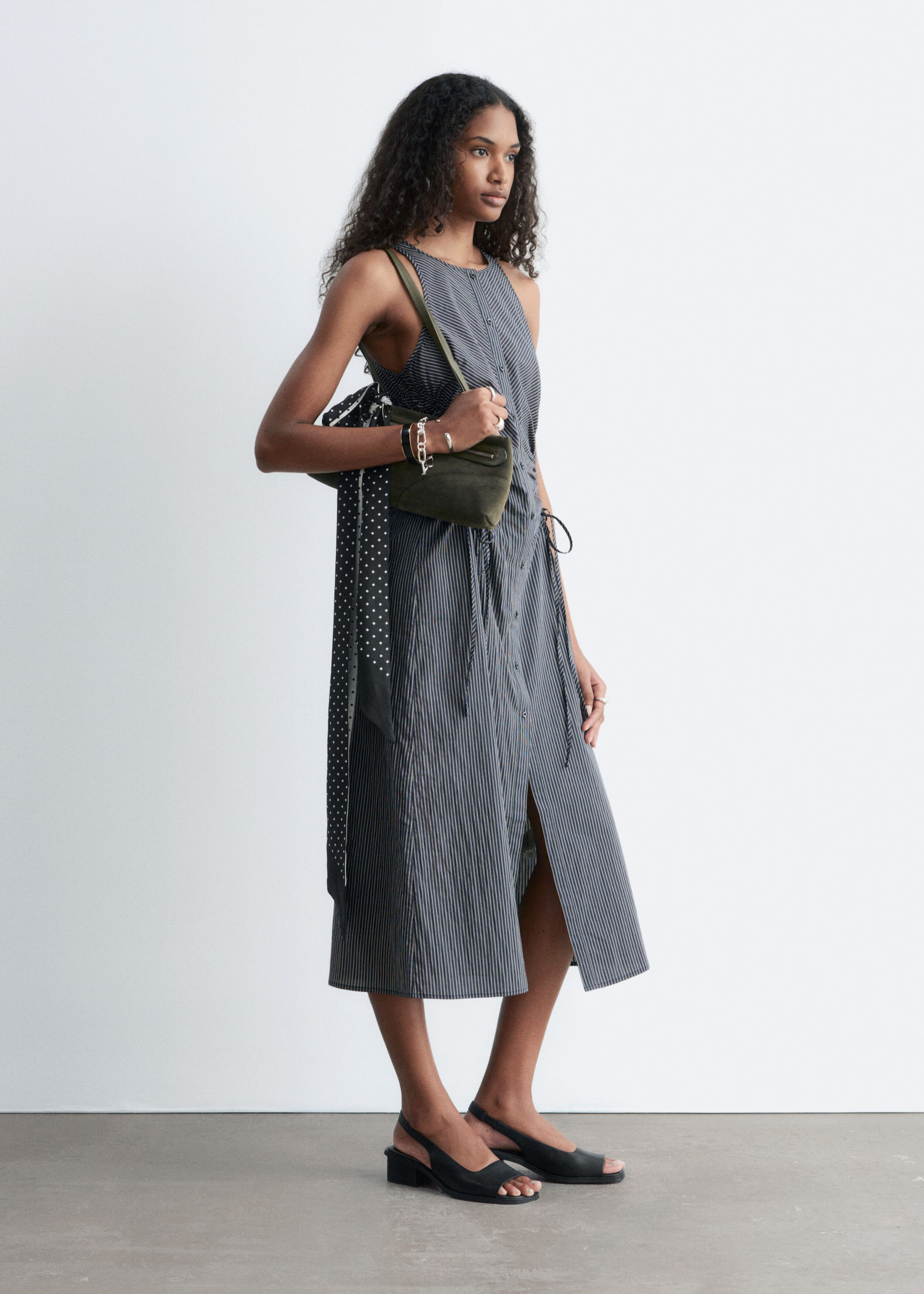 Image of Abito midi senza maniche con coulisse