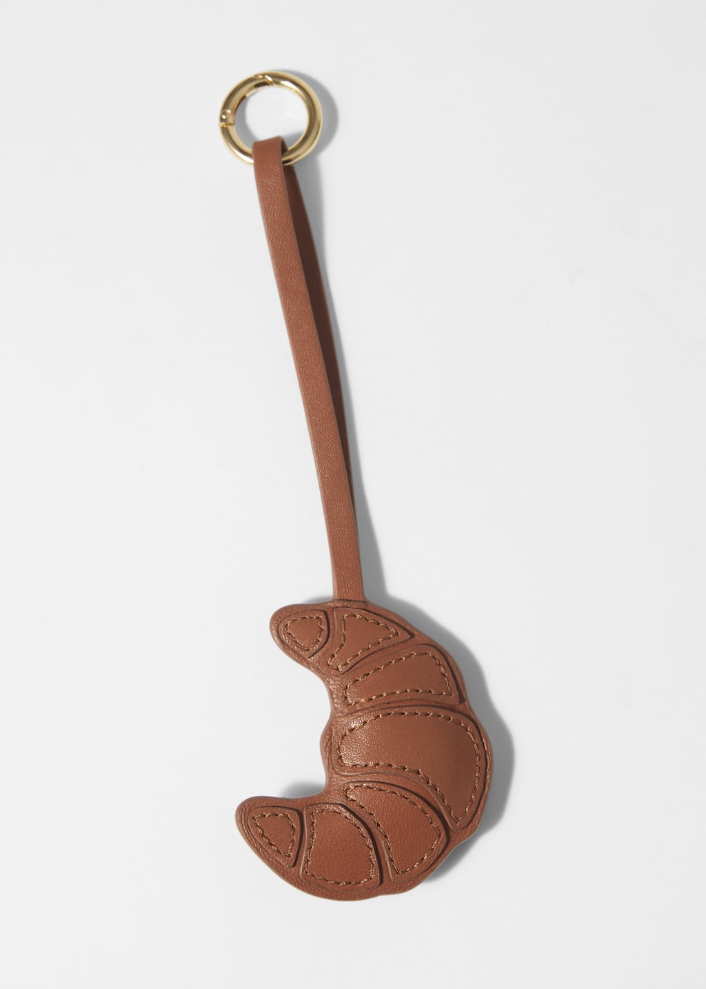 Image of Llavero de piel con forma de croissant