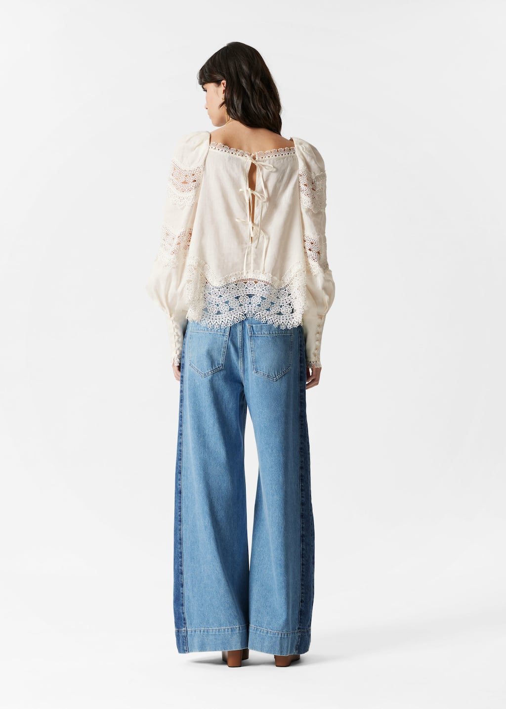 Blusa con finitura in pizzo - Bianco - Lookbook