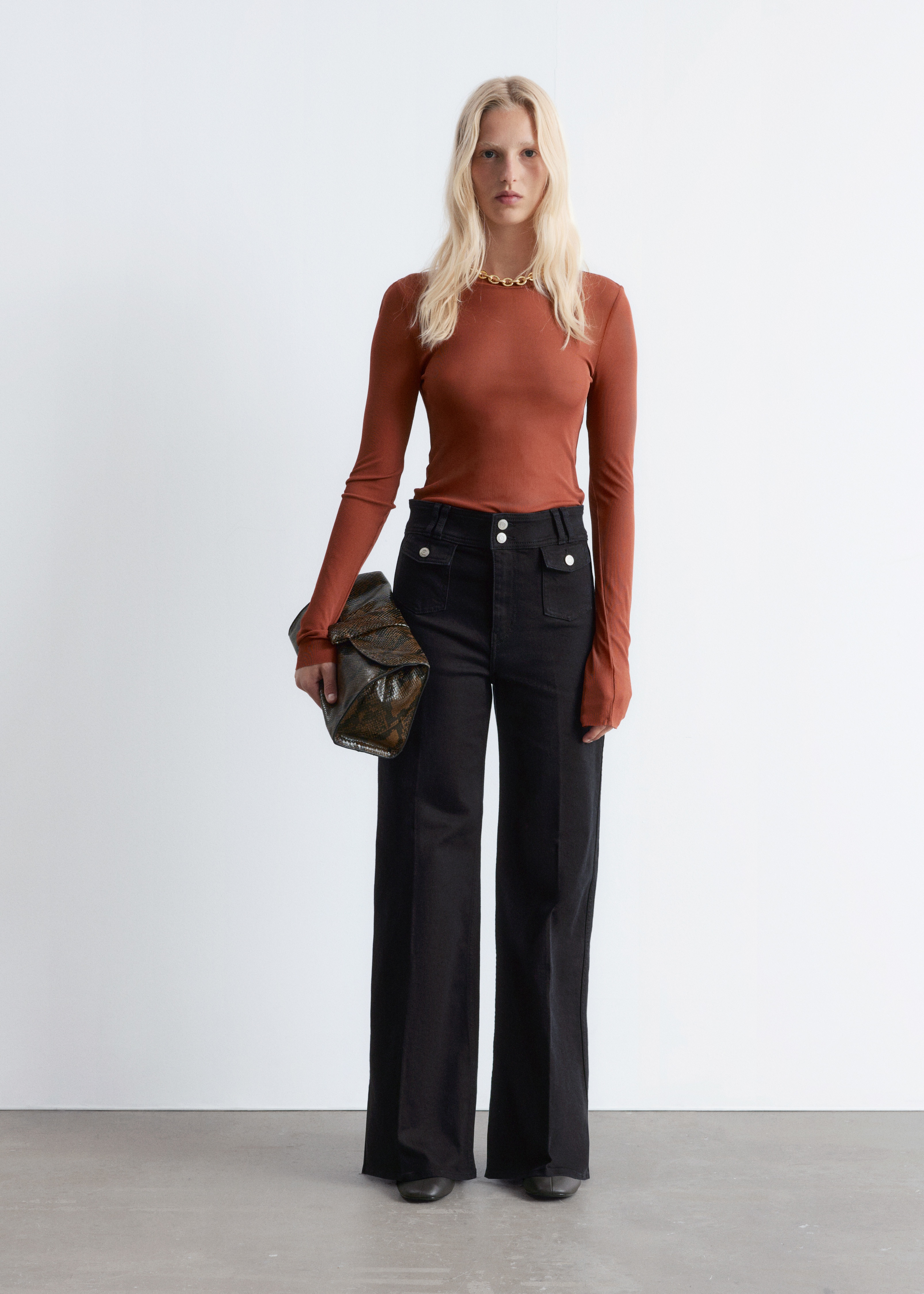 Rozšírené džínsy s pukmi - Čierna/Opraná svetlomodrá/Vypraná stredne modrá/Krém