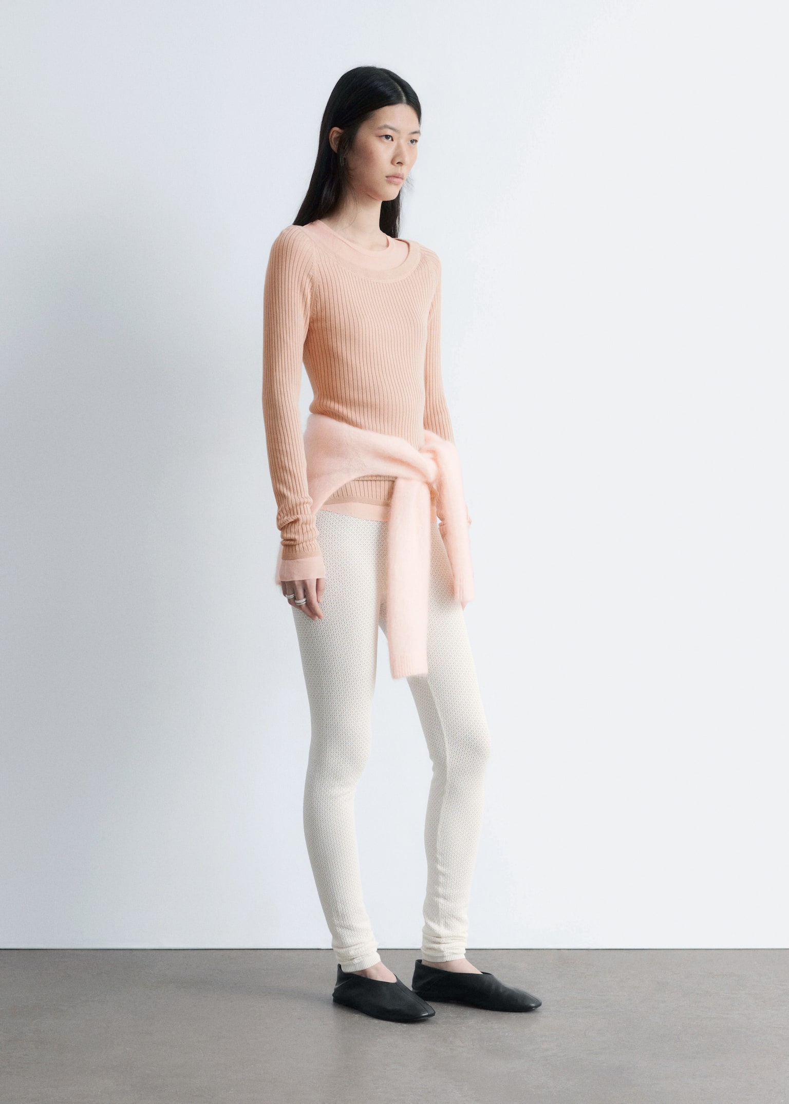 Top z dzianiny w prążki z dekoltem w łódkę - Brzoskwiniowy/Czarny - 1