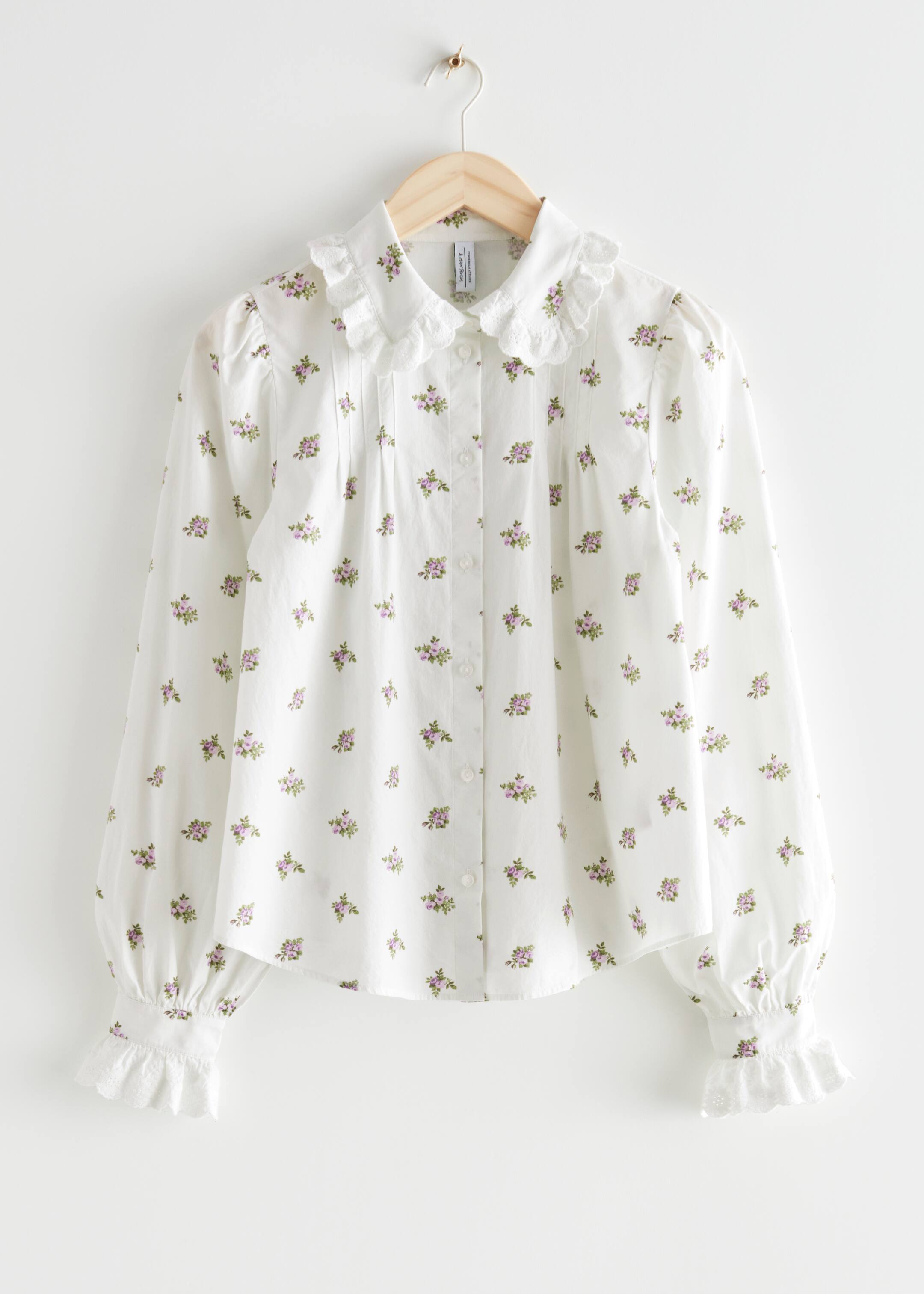 Vis større bilde: Embroidered Scallop Blouse - White Florals - DAME | H&M NO 1