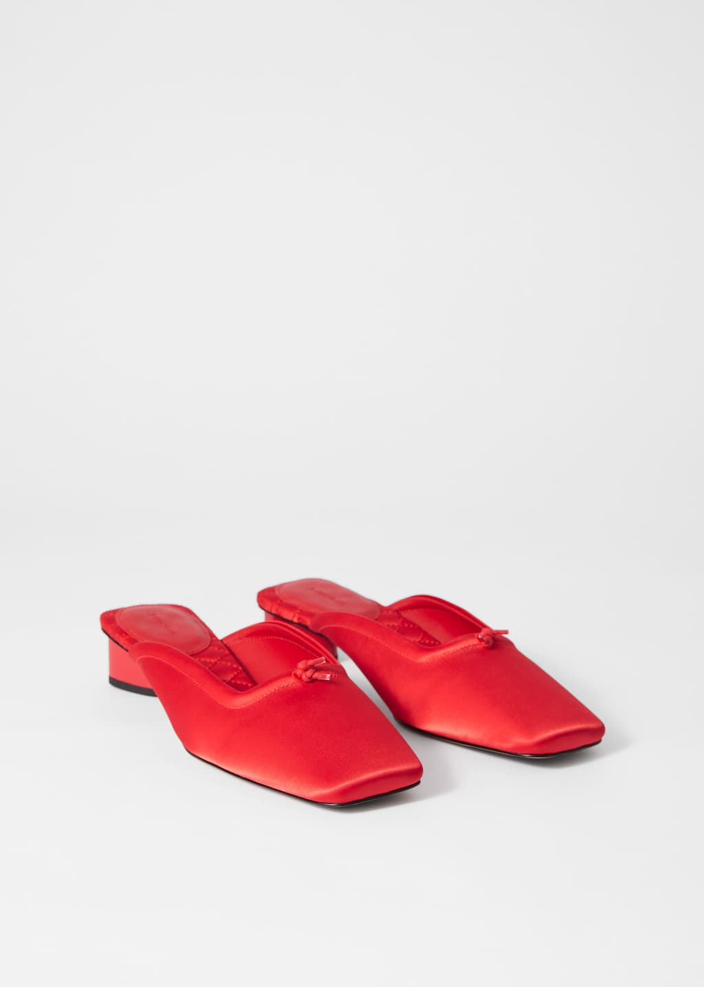 Image of Mules in raso con punta squadrata