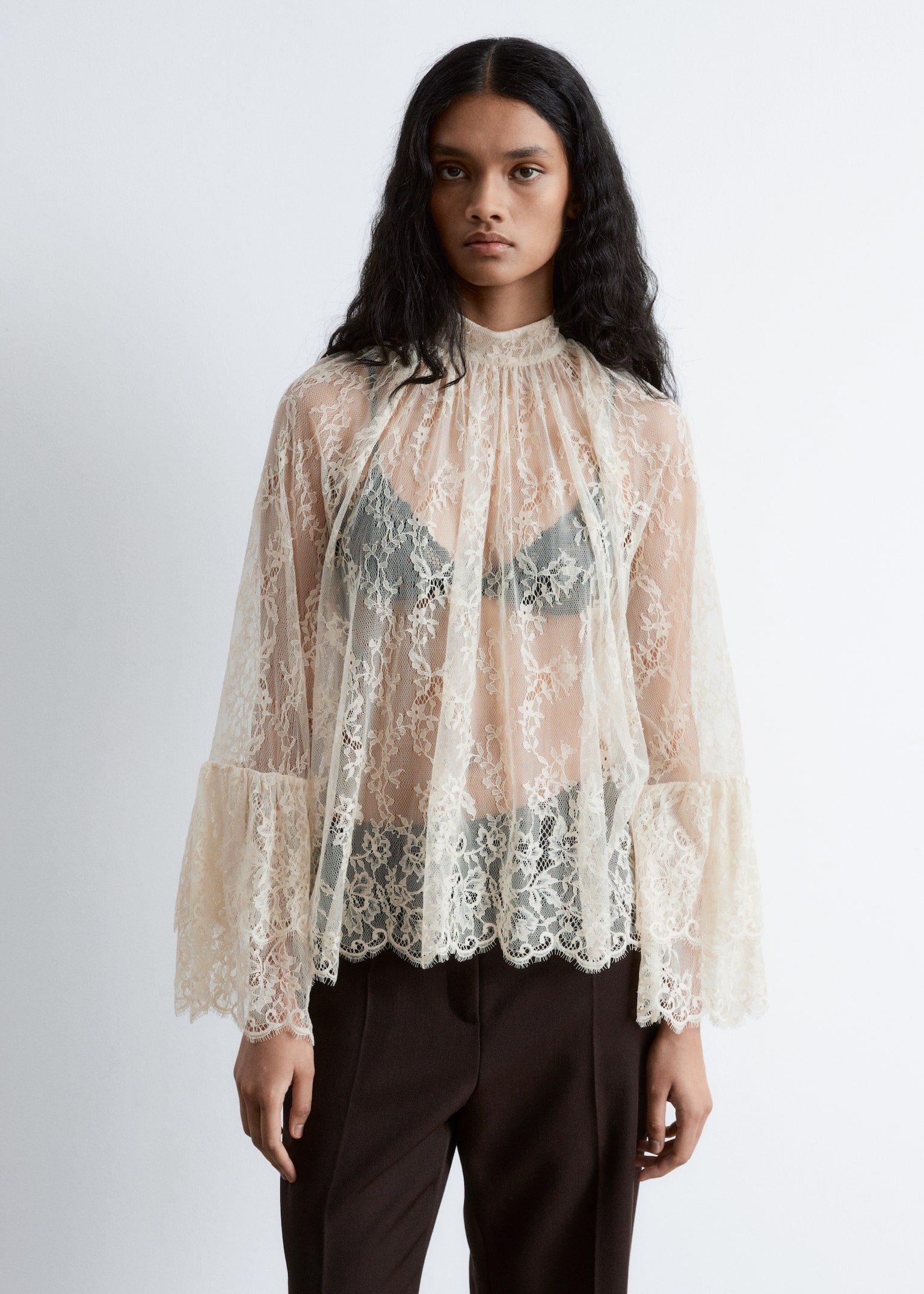 Blouse en dentelle volantée - Couleur crème/Marron foncé